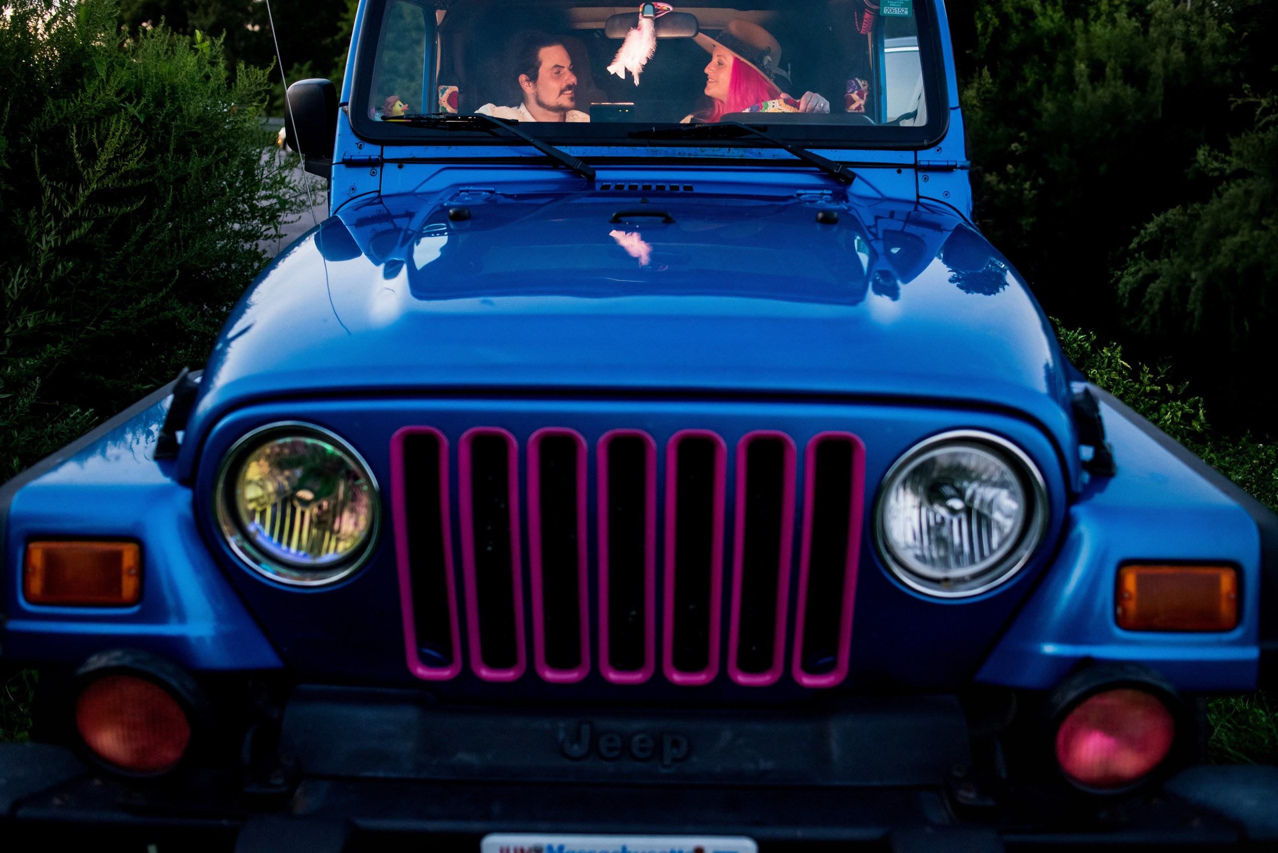 A blue Jeep, a Sunset, and a Love Story: Amanda & Sam’s Engagement Session in Medfield, MA. Wedding photographer in Orlando, Boston & New York Anderson Marques