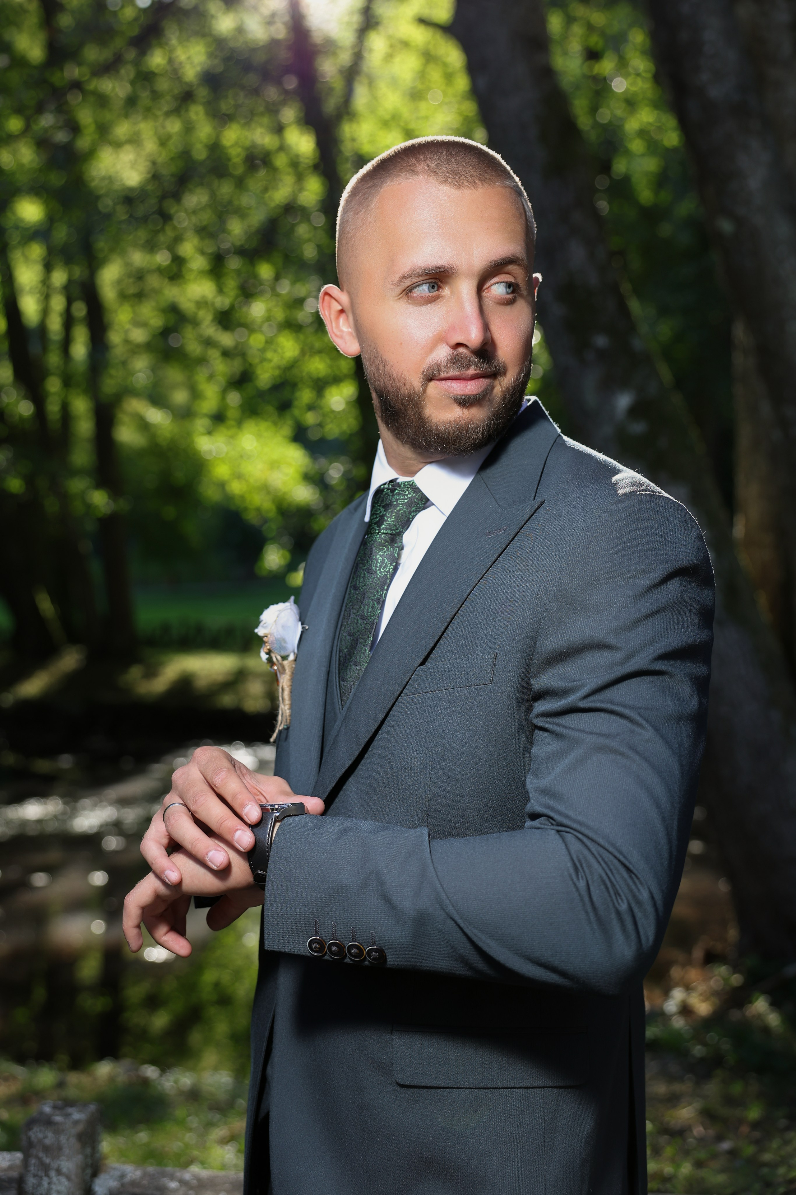 Almedina & Alen. Wedding photographer based in Europe