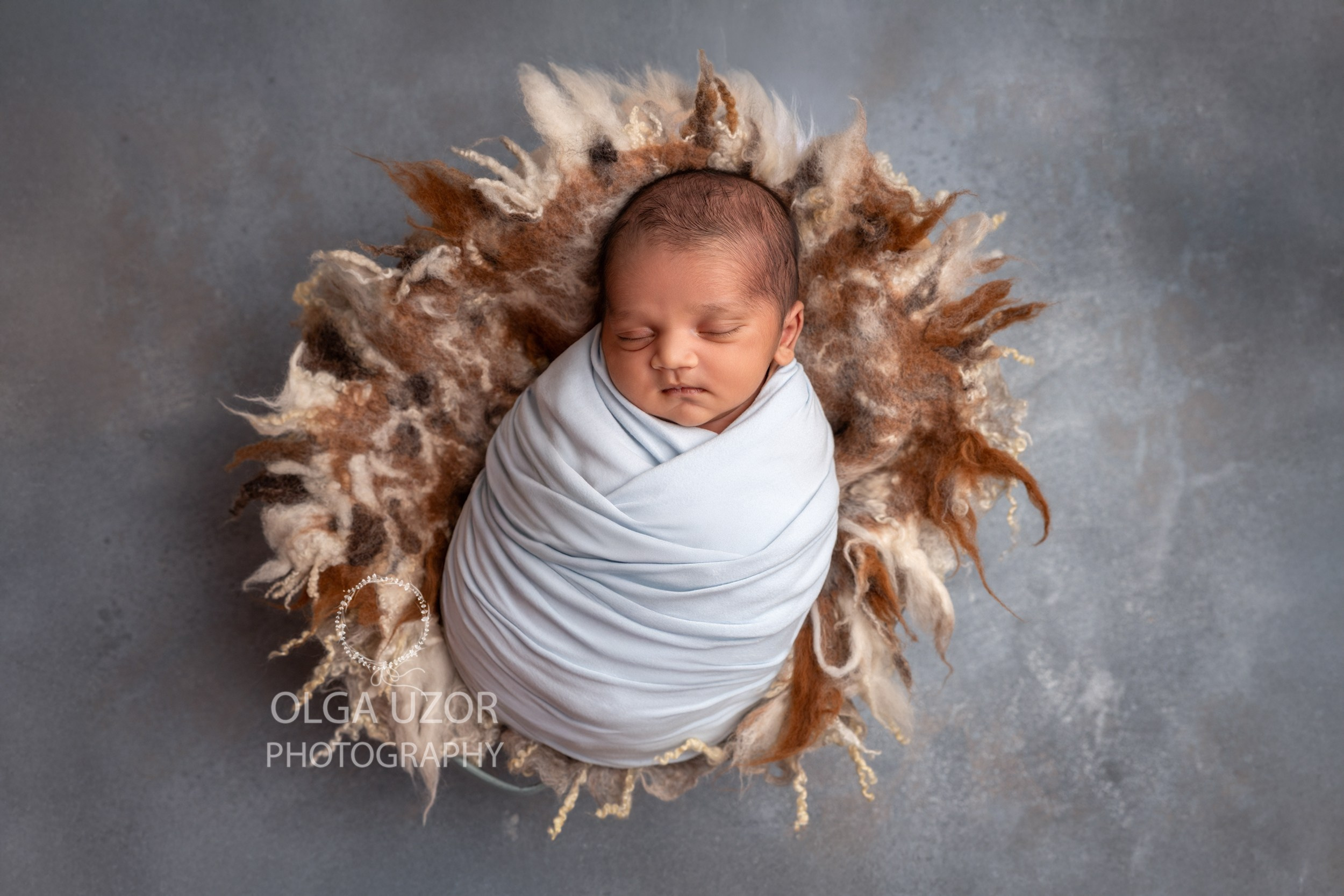 Newborn photo session Stevenage, Hertfordshire. Photographer. Stevenage, Hertfordshire family, maternity and newborn photographer