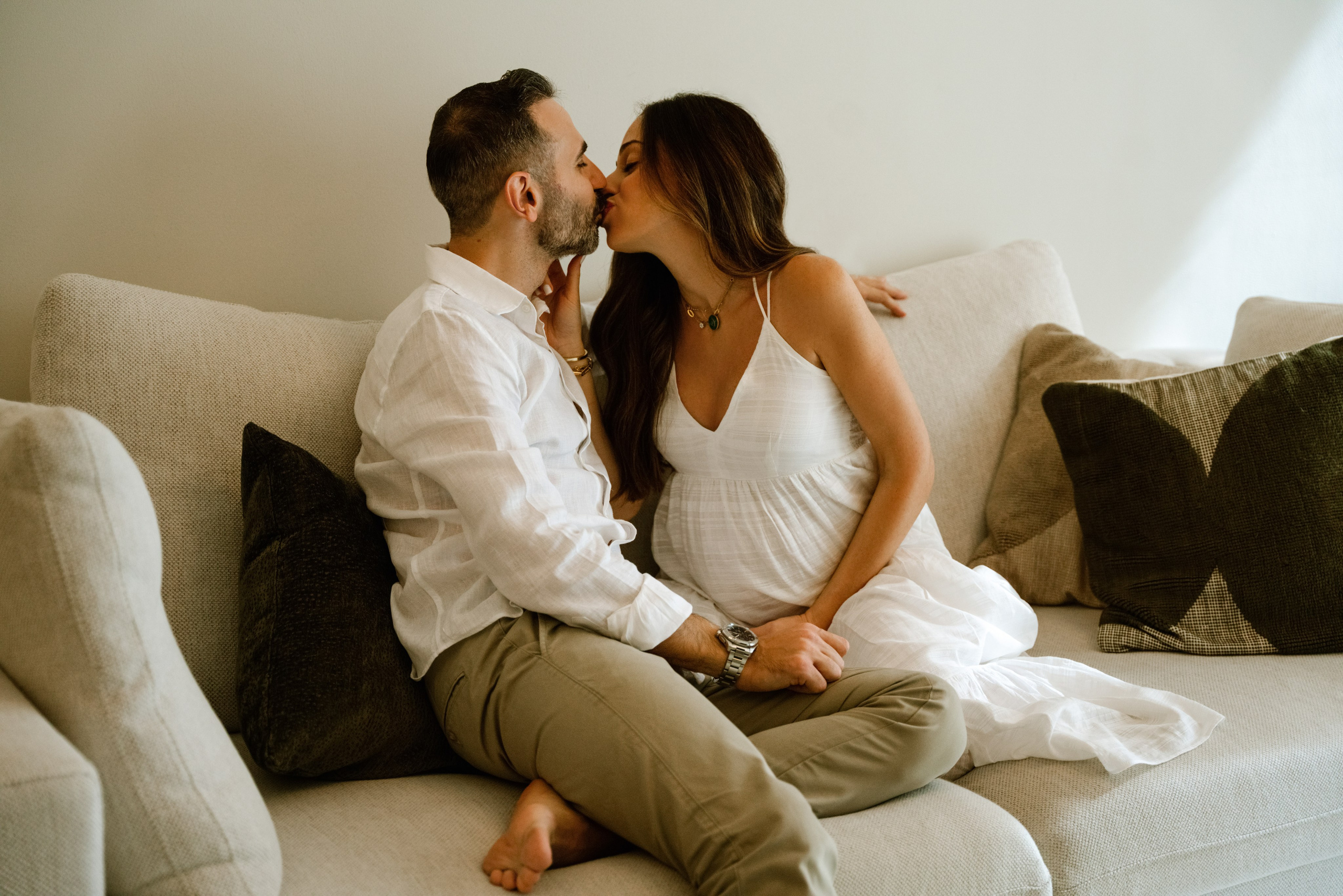 Cozy home session. Angela Iakovleva — Family Photographer in Dubai