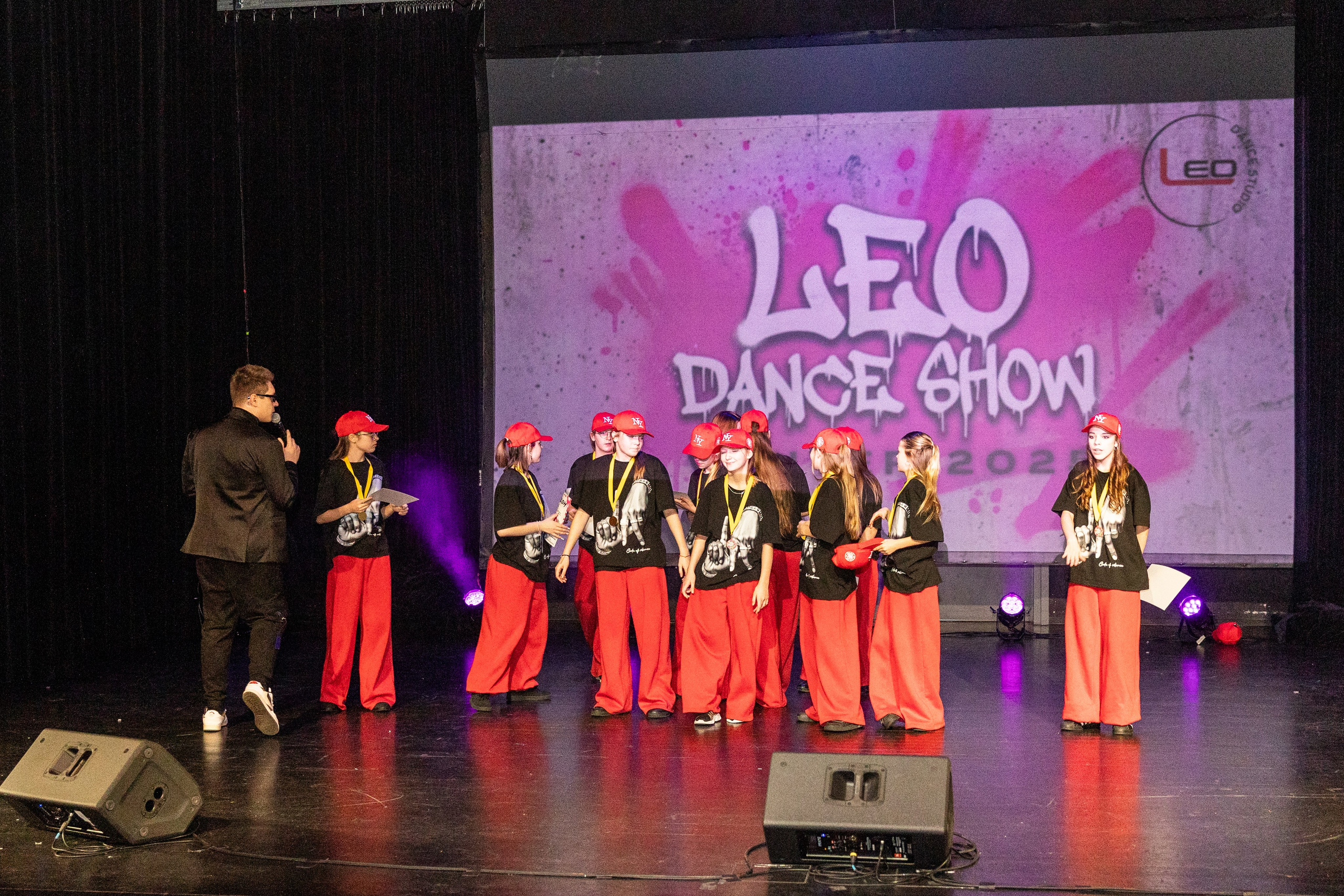 LEO DANCE SHOW WINTER 2025. Семейный и детский фотограф в Варшаве Мила Бобровская