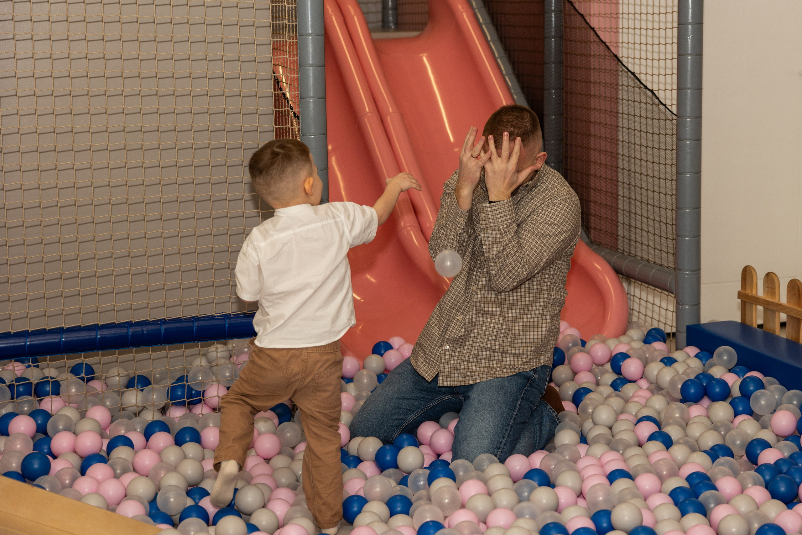 День рождения Артёма 24 января 2026 года. Семейный и детский фотограф в Варшаве Мила Бобровская