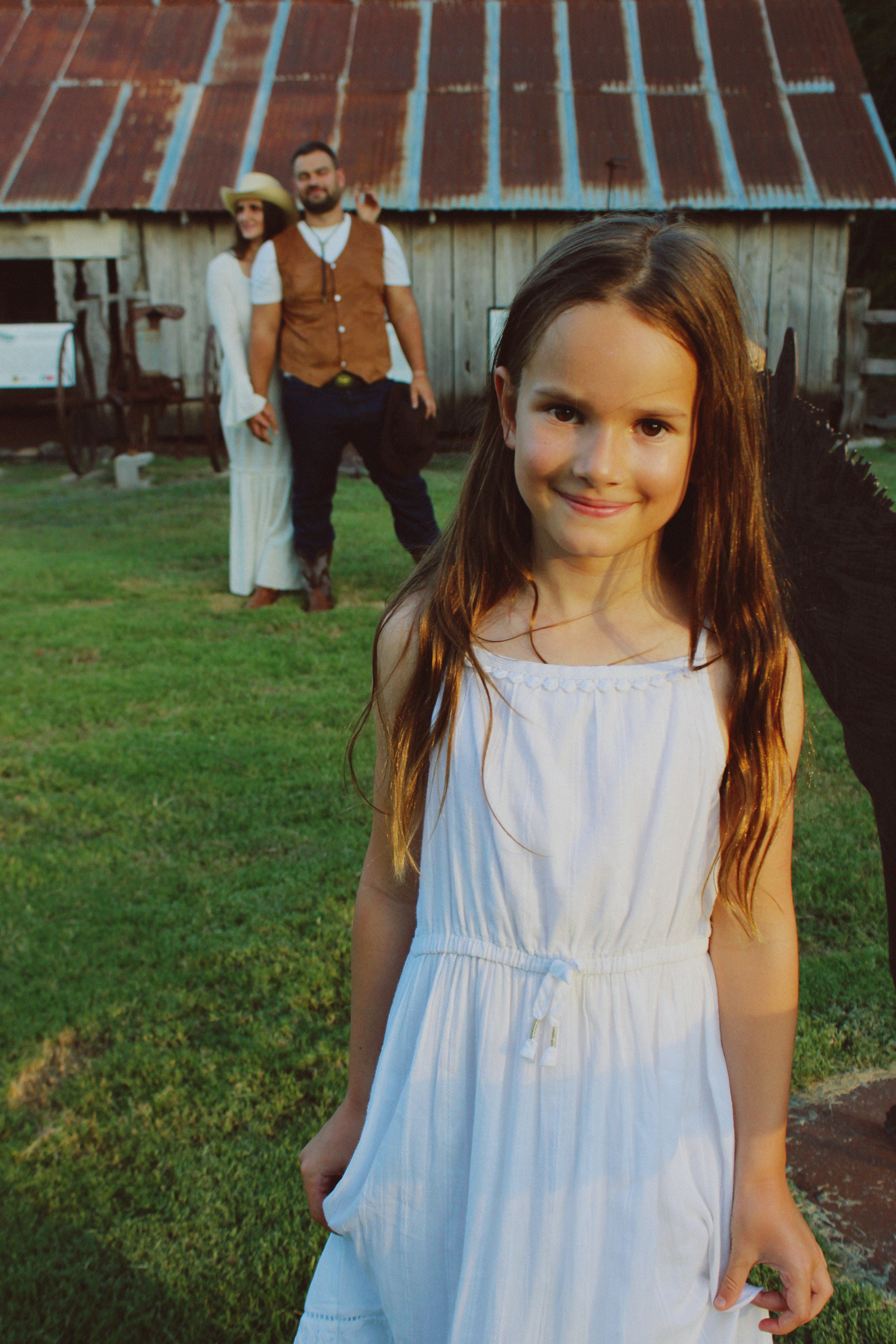Texas Countryside Family Photoshoot in Cowboy Style. Lana Petrychenko — Portrait & Family Photographer. Valencia, Spain