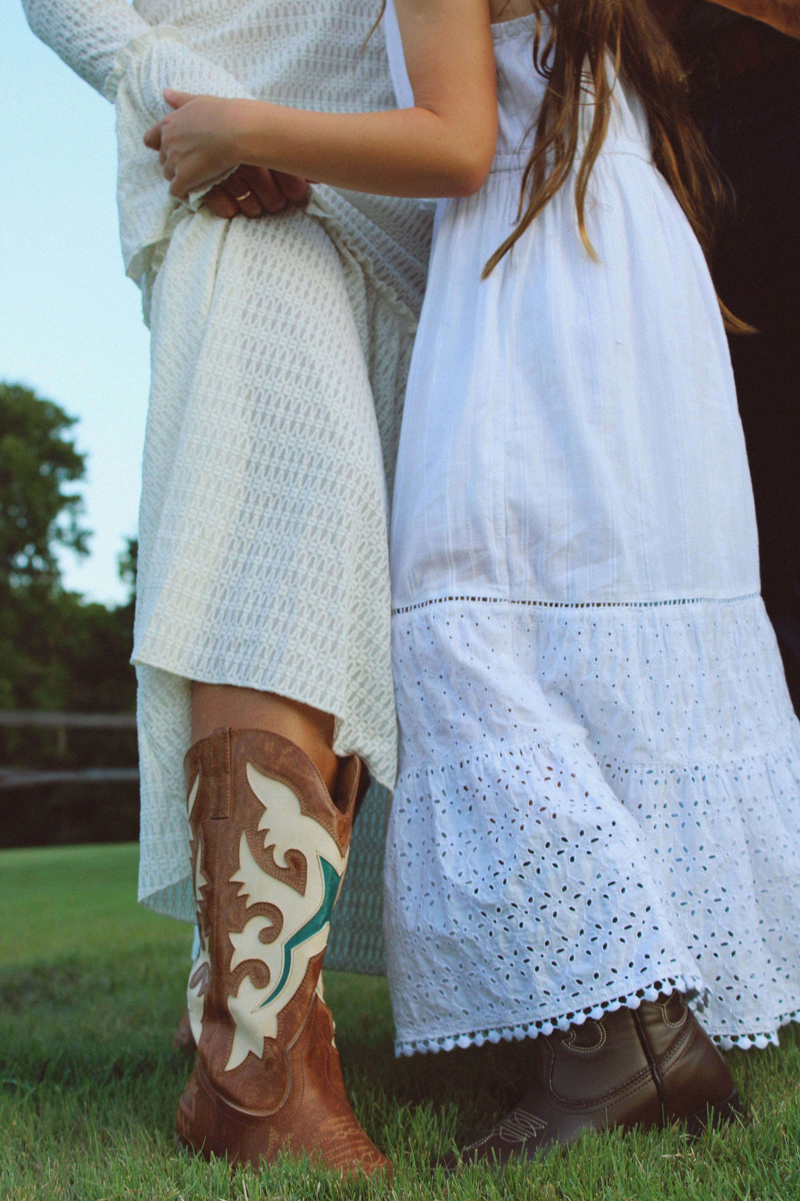 Texas Countryside Family Photoshoot in Cowboy Style. Lana Petrychenko — Portrait & Family Photographer. Valencia, Spain