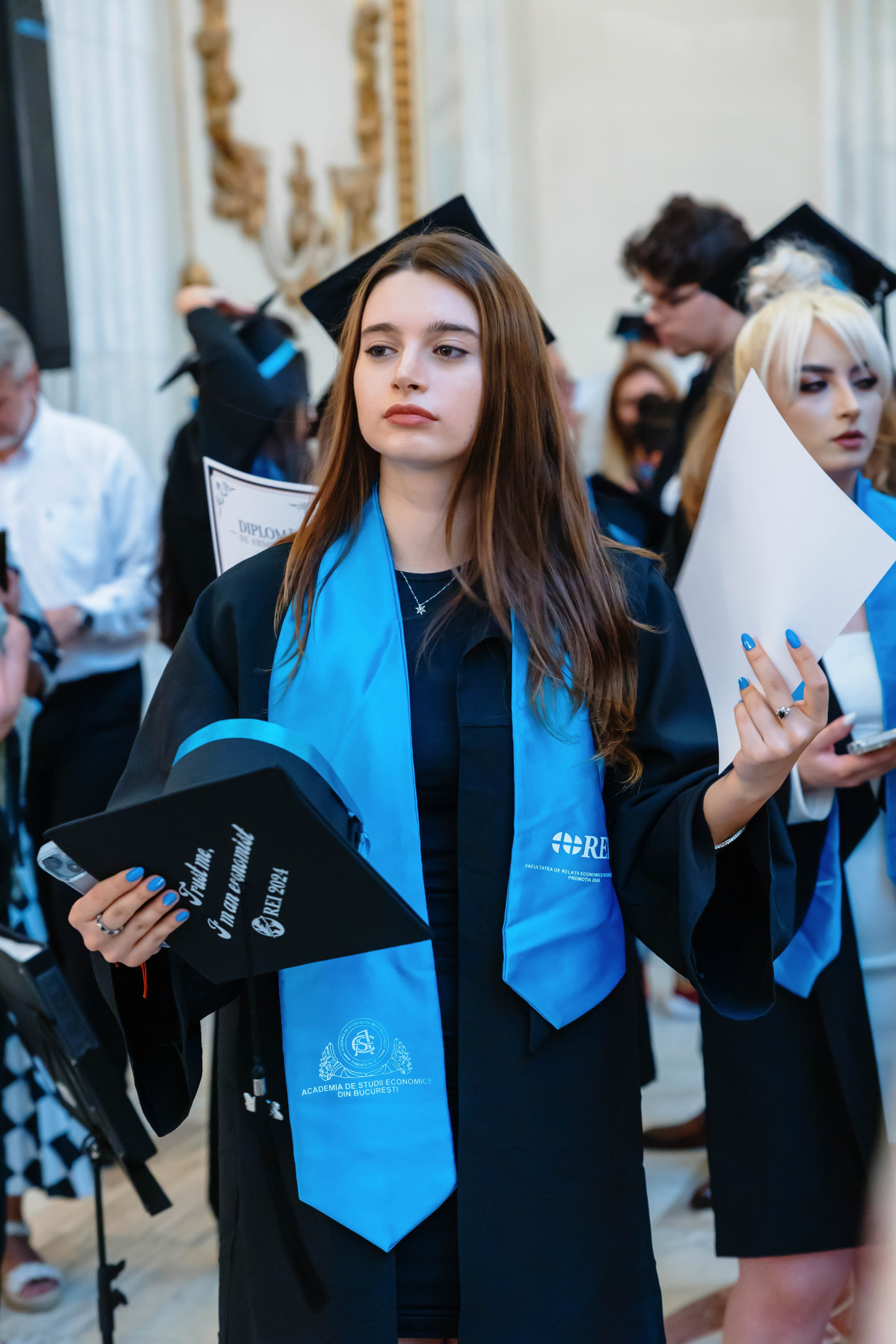 Festivitate de absolvire Universitatea ASE. MDimaFotoStudio. Fotograf de nuntă, evenimente private și de familie