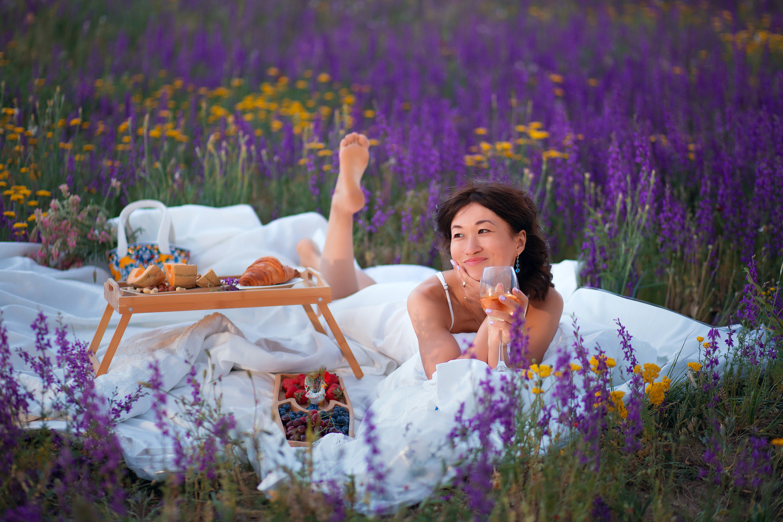 Пикник в поле. Детский и семейный фотограф Армения, Грузия