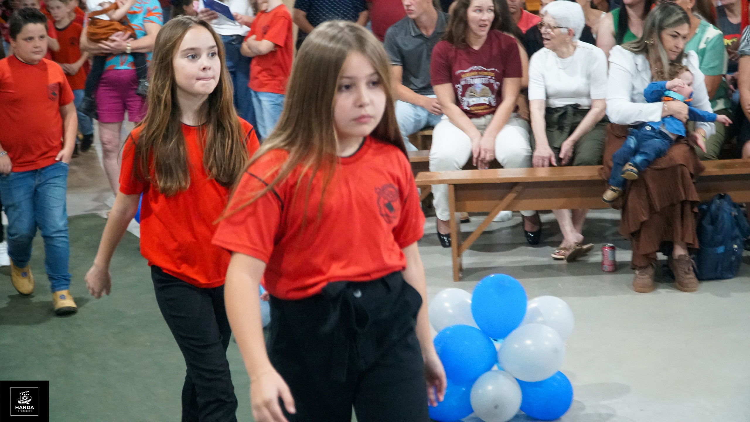 Noite autógrafos colégio Aurélio Buarque de Holanda. Handa Produções