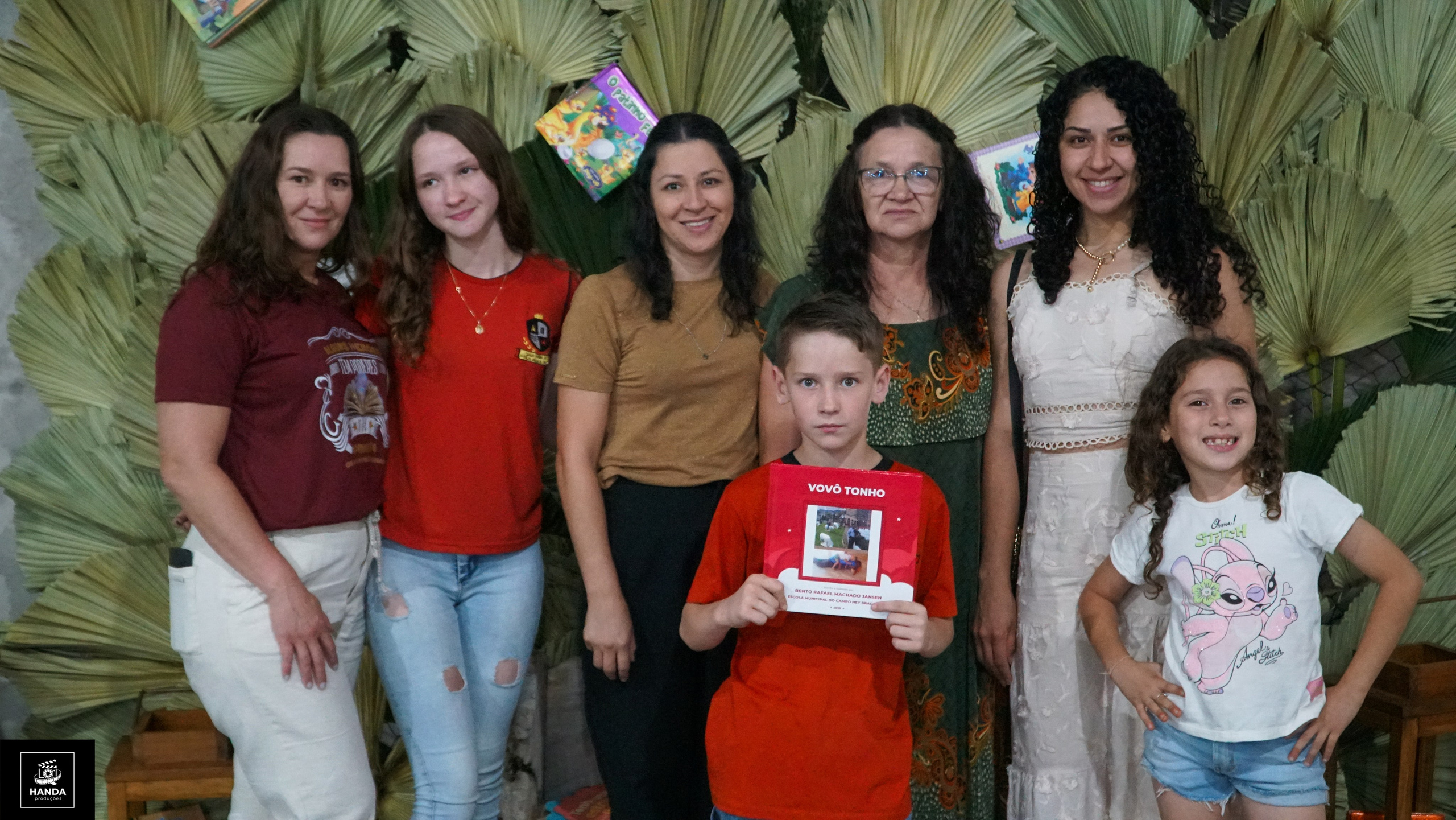 Noite autógrafos colégio Aurélio Buarque de Holanda. Handa Produções