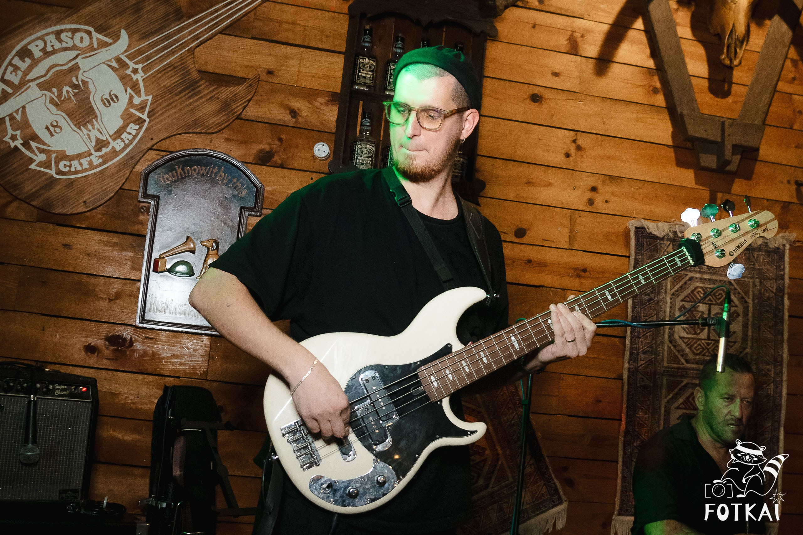 El Paso Rock Bar Torrevieja: Reportaje fotográfico 03.10.25 | FOTKAI