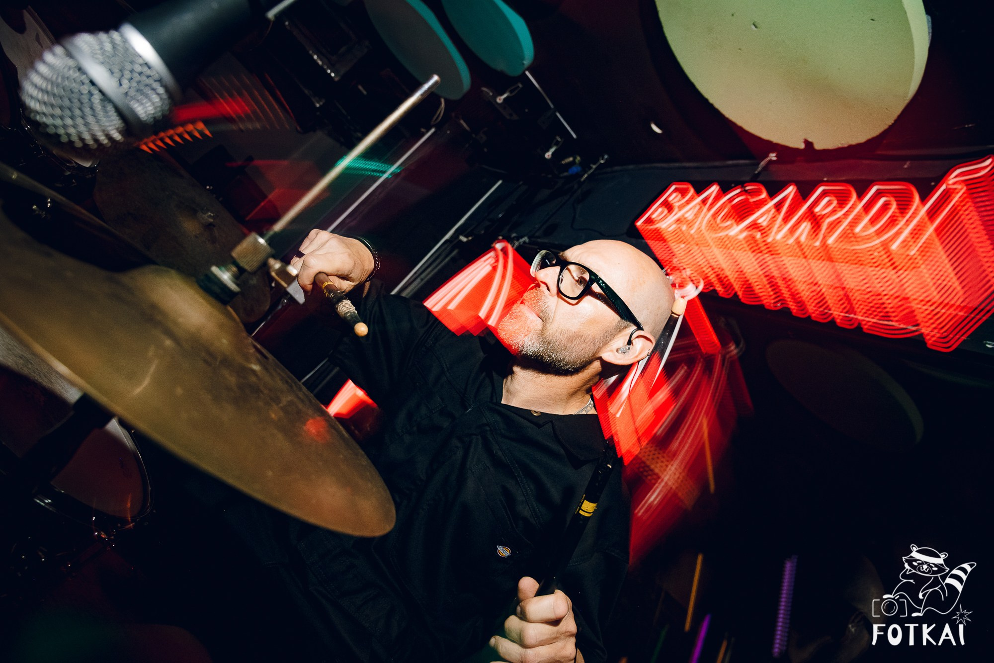 Концерт Delyrio в Confetti Playa Alicante — живое выступление группы, февраль 2026 | FOTKAI