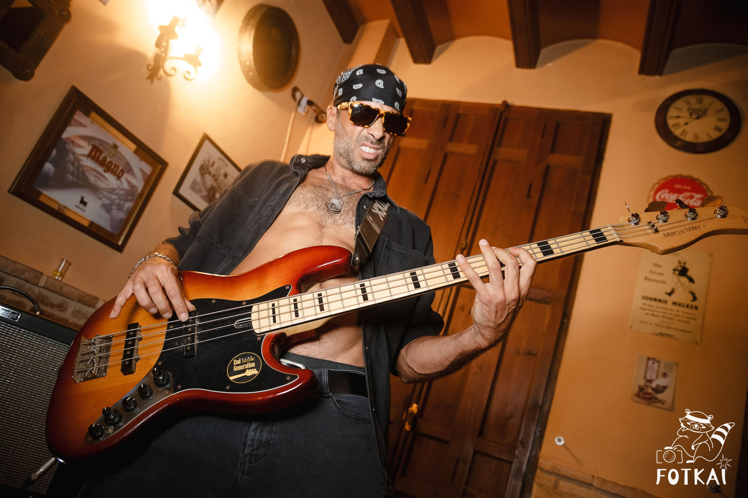 Stones of the Coast en Café Aljibe Rojales: Reportaje fotográfico 30.08.25 | FOTKAI