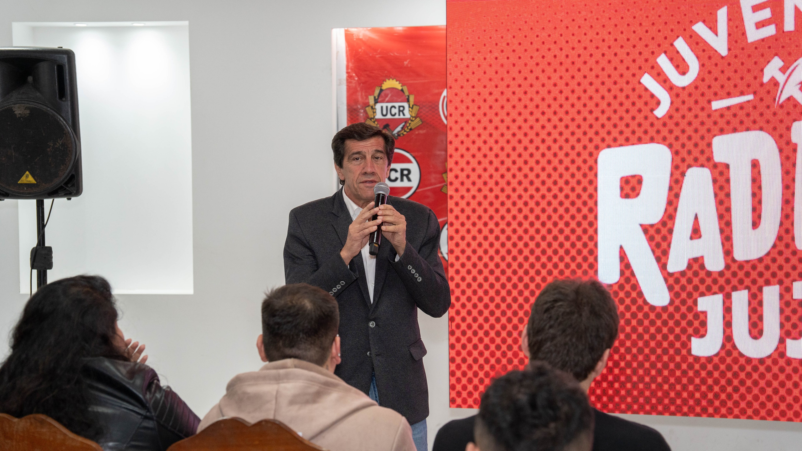Asunción de autoridades de la Juventud Radical. Cuarta Pared