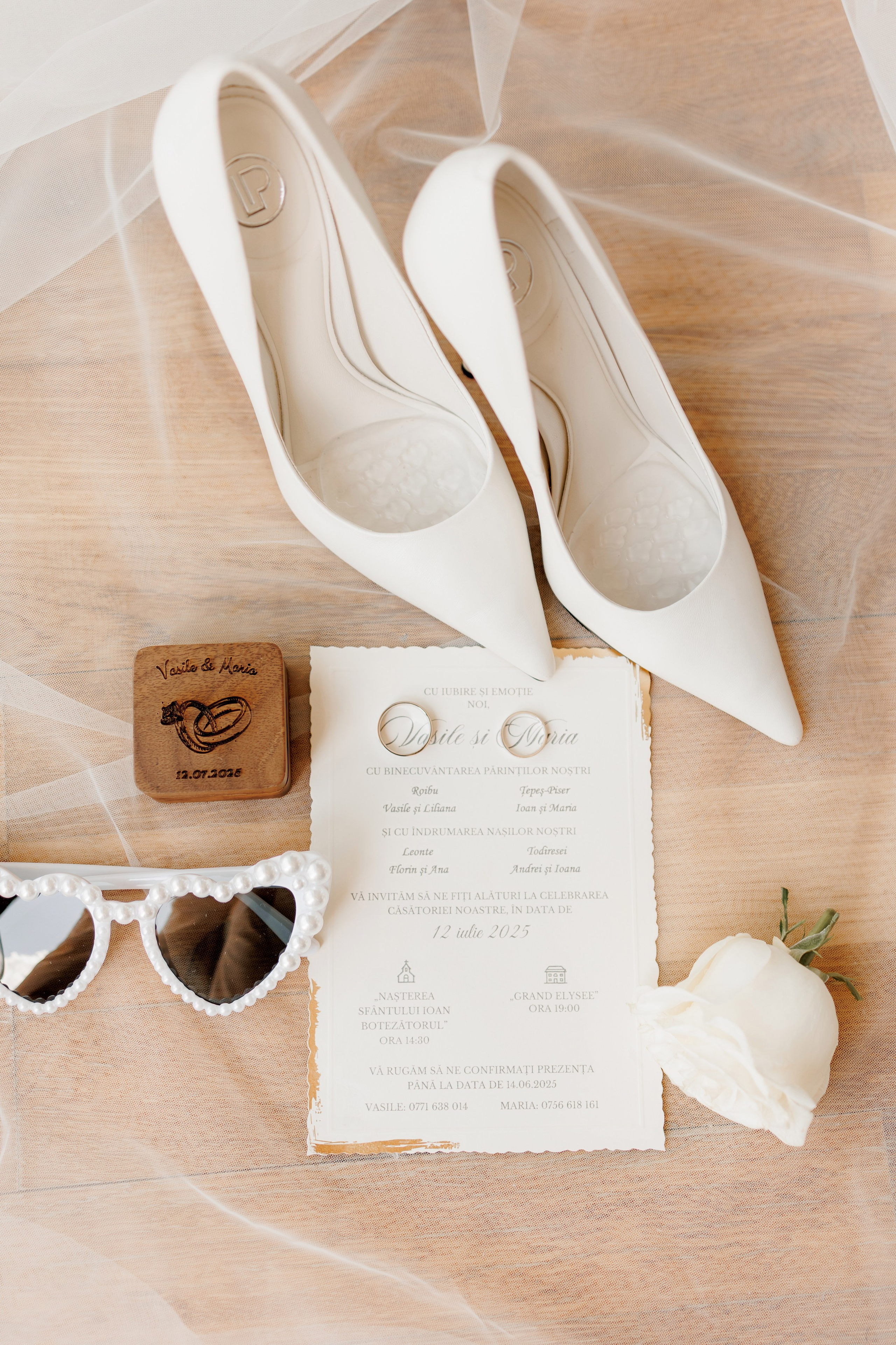 Maria & Vasile. Wedding Photographer, based in Iasi, Romania, but will travel all over the globe to make sure you look amazing in all your wedding photos