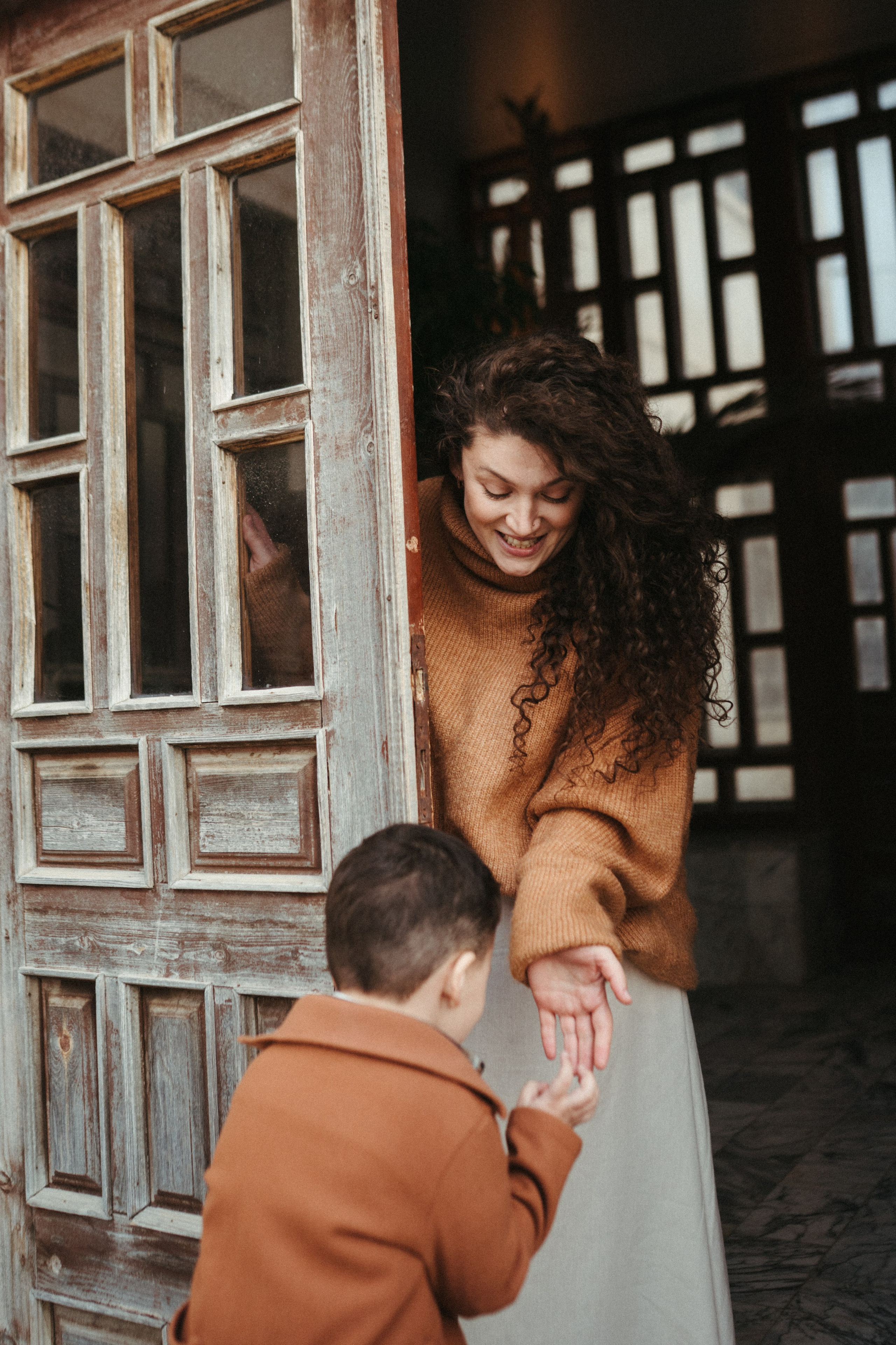 Lika and Anar. Family photographer in Saudi Arabia