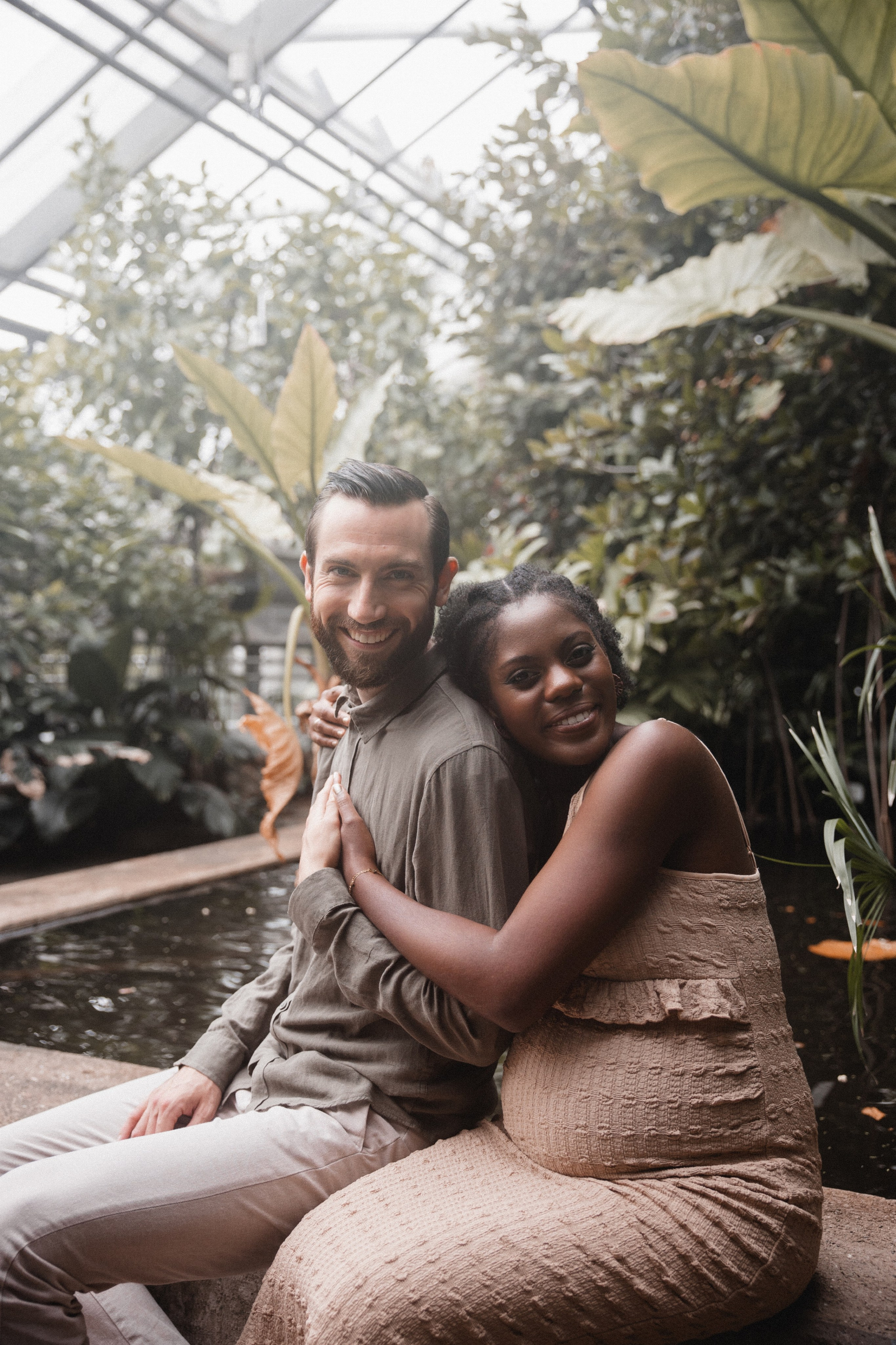 Babybauch Shooting im Botanischen Garten Bochum | Reiche Fotografie. Hochzeitsfotografin Bochum | Halyna Reiche Fotografie NRW