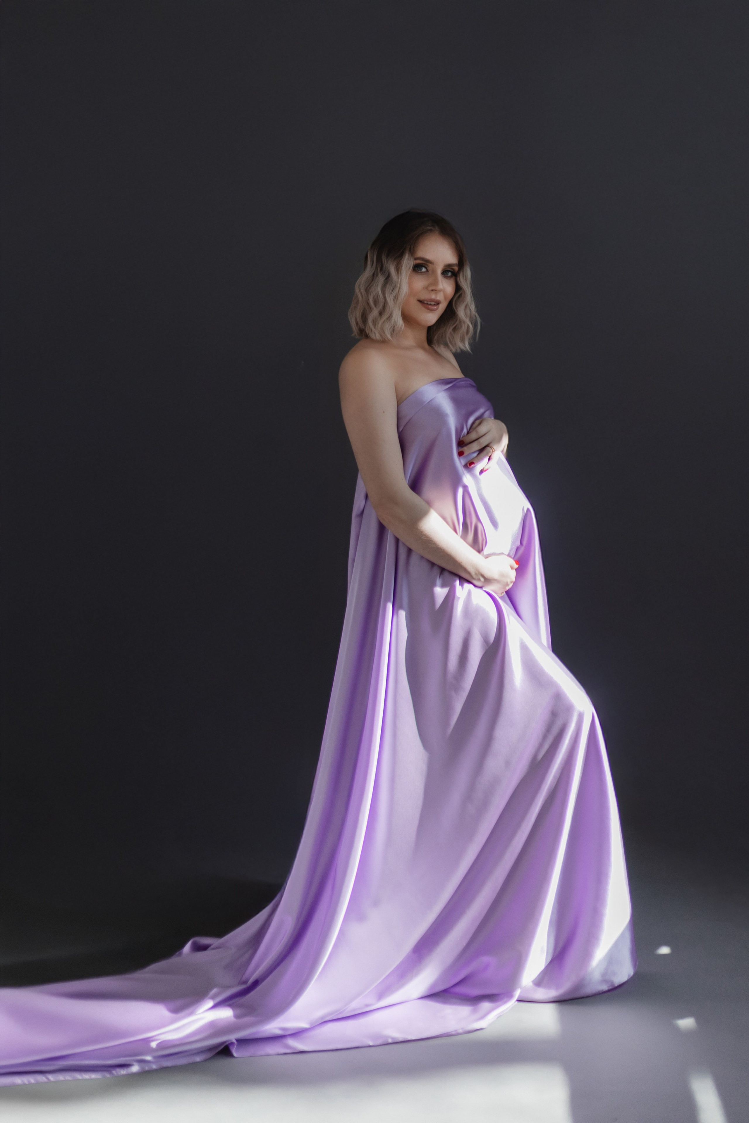 Babybauch Shooting im Fotostudio | Schwangerschaftsfotos in Bochum. Hochzeitsfotografin Bochum | Halyna Reiche Fotografie NRW