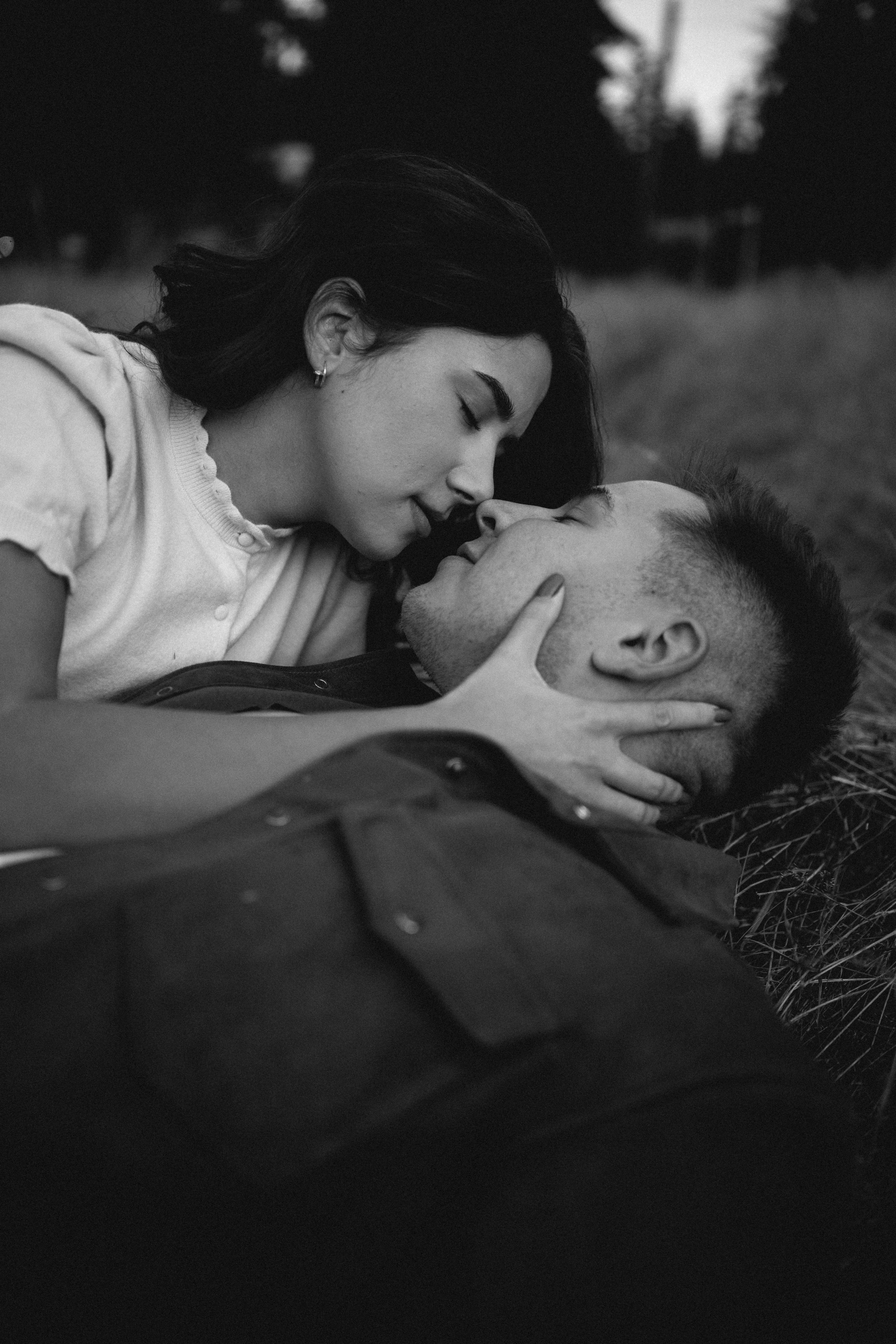 Denisa&Casian’s Save the Date Photo Session. Minimalistart