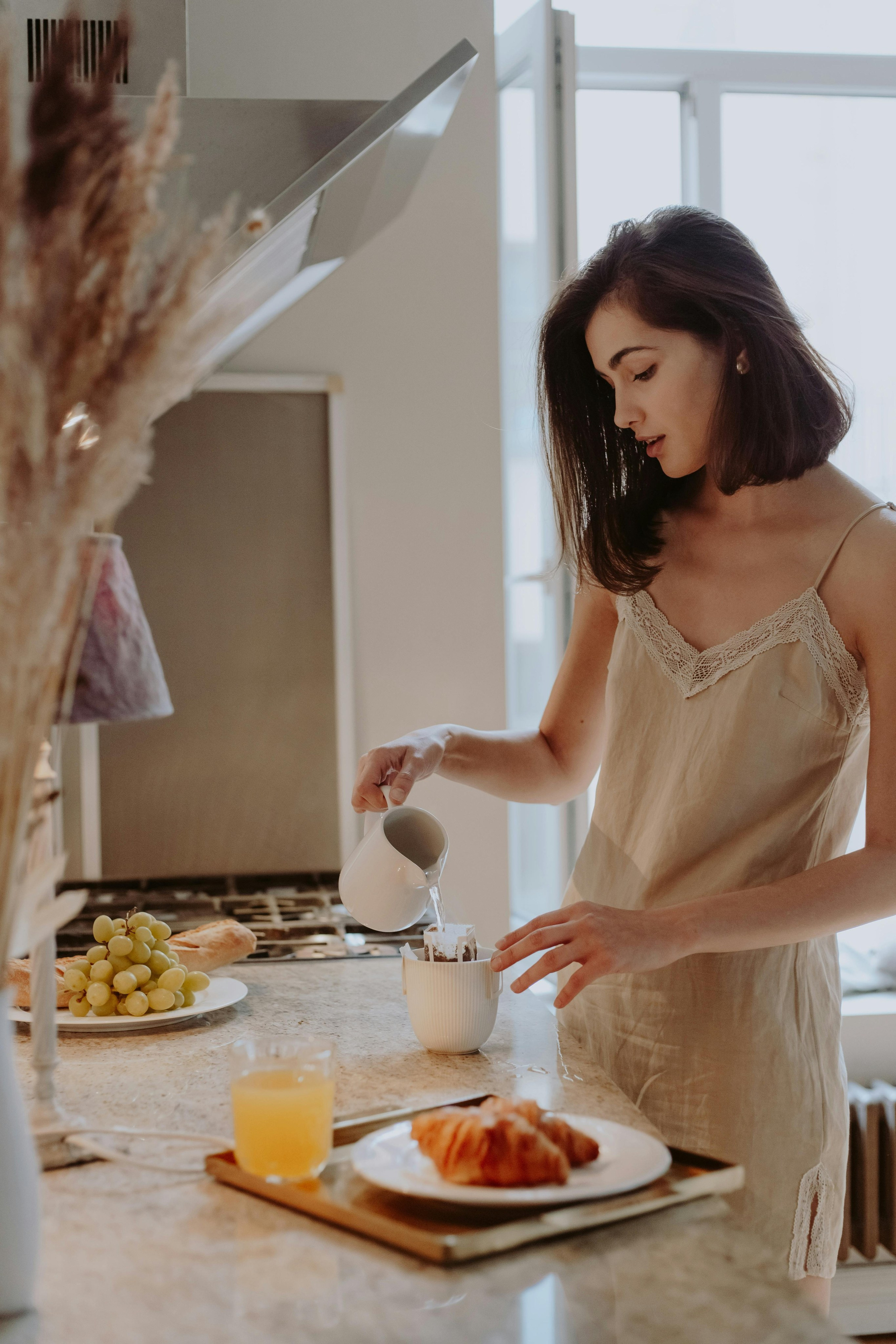 Lifestyle portraits in France — Lia’s Morning Story. Alice Bell — Wedding photographer in New York