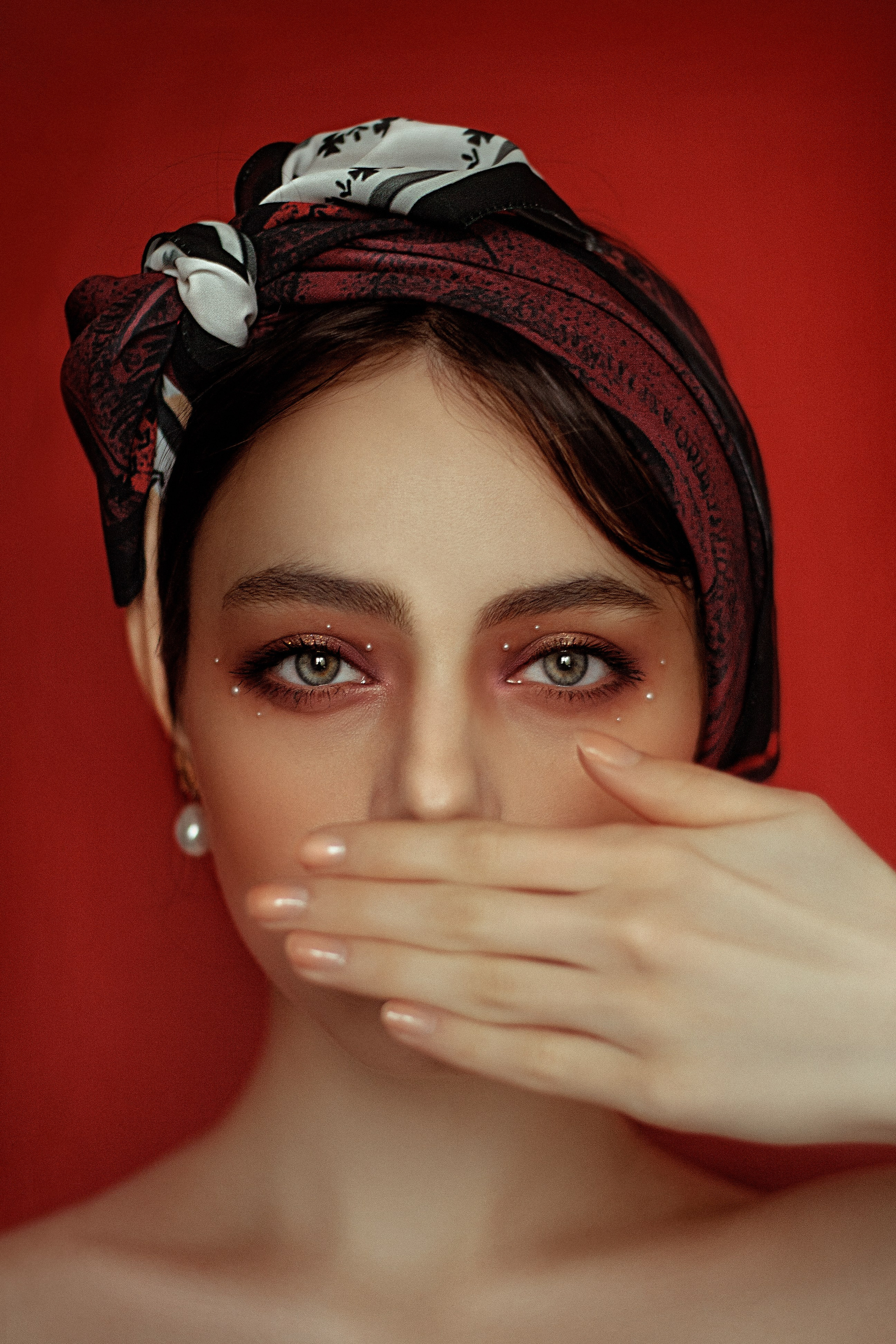 Portrait and still life photographer. Designer, photographer, and illustrator