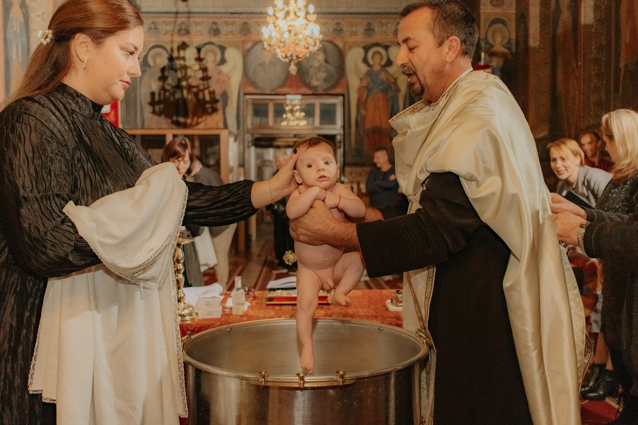 Razvan. Fotograf si videograf — evenimente si studio