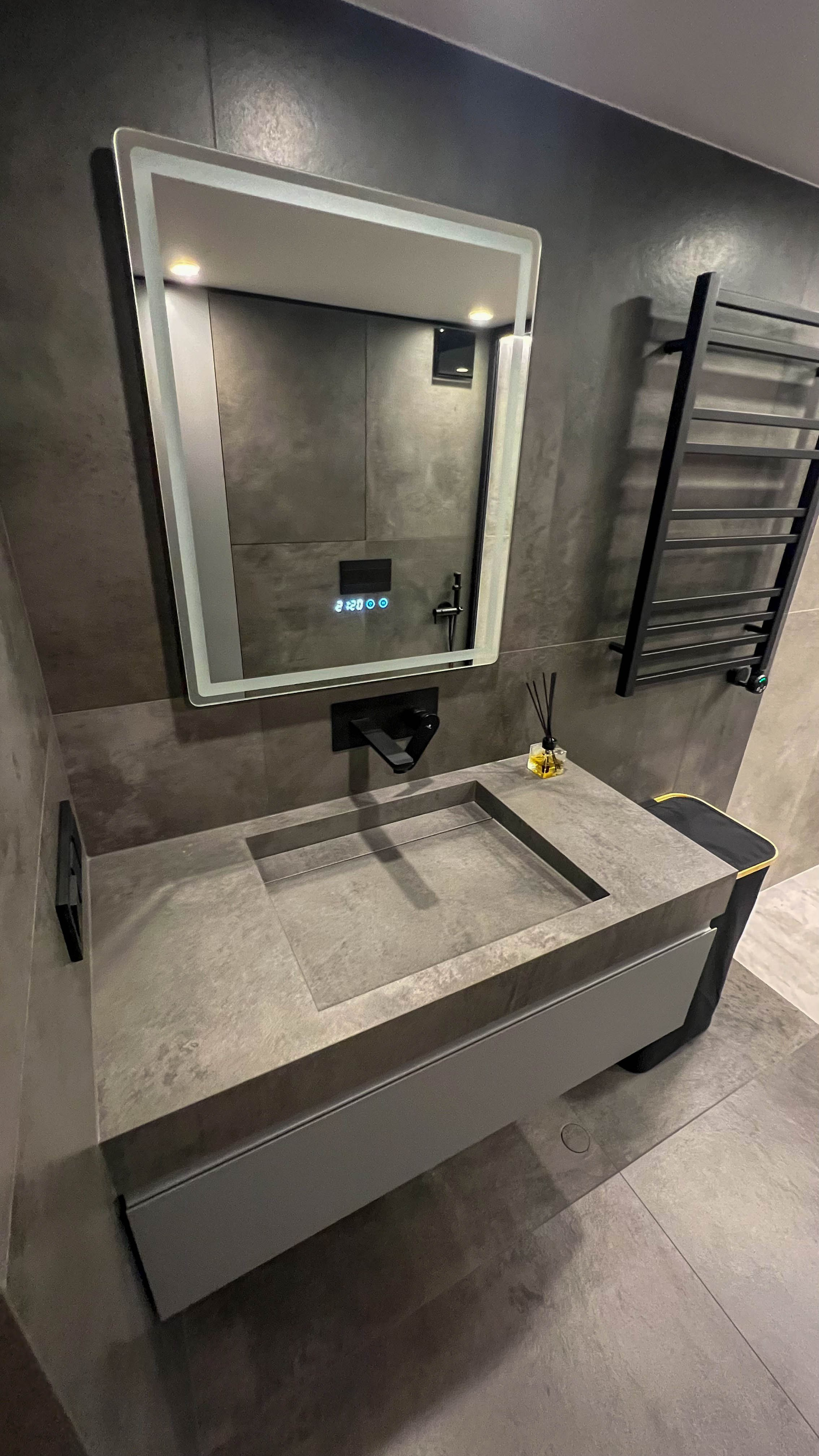 The apartment is on two levels. Fotograf Dmitrii Donets