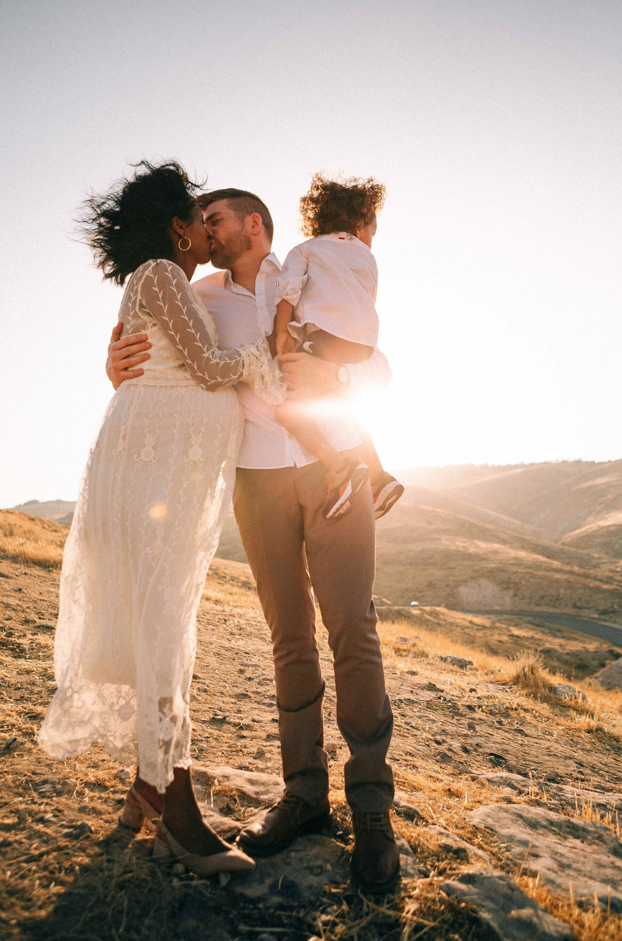 PHOTO SESSION IN THE DESERT NEAR MAALE ADUMIM. PHOTOGRAPHER IN ISRAEL