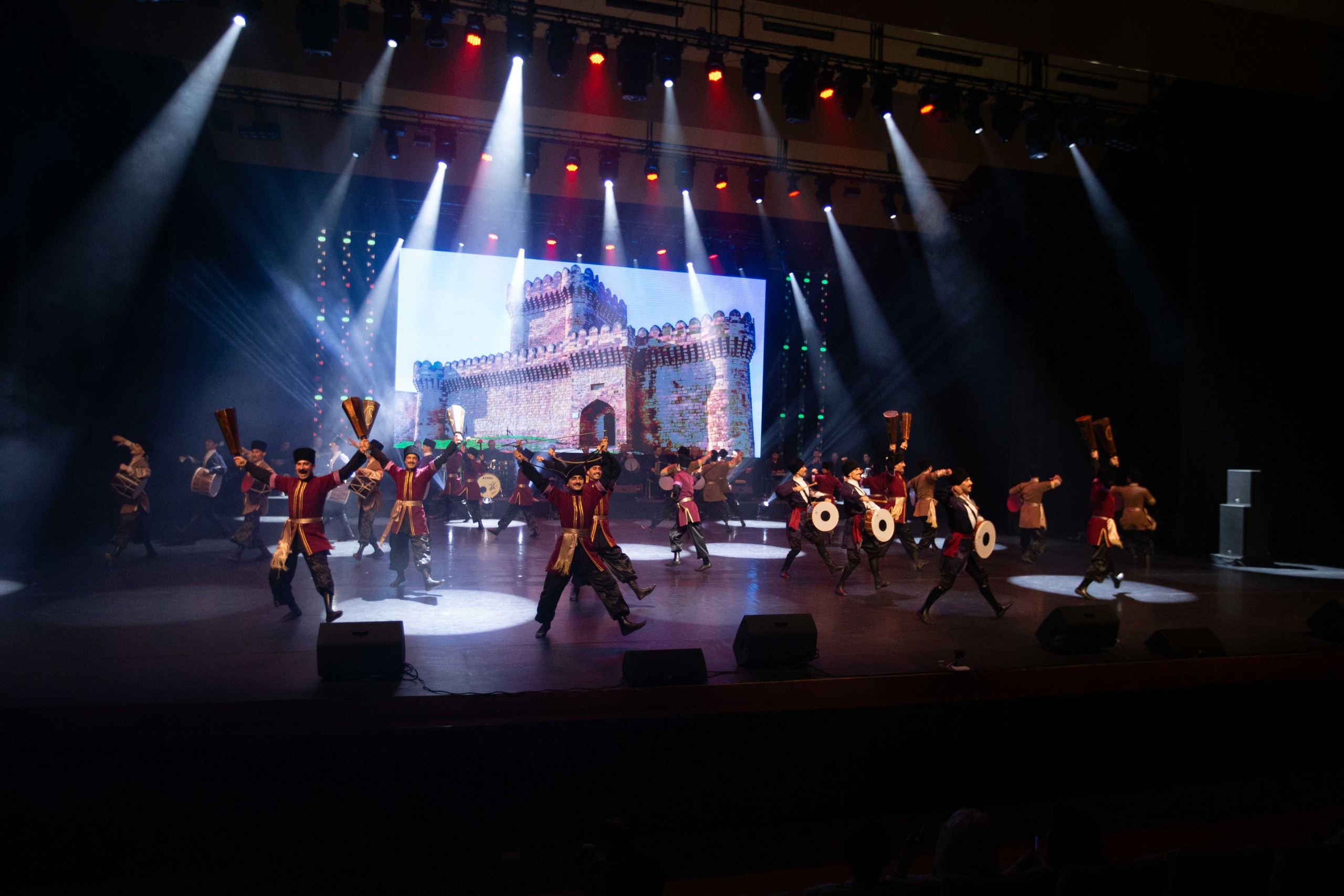 STATE DANCE ENSEMBLE. Wedding&Event photographer Ismail Rzayev in Baku