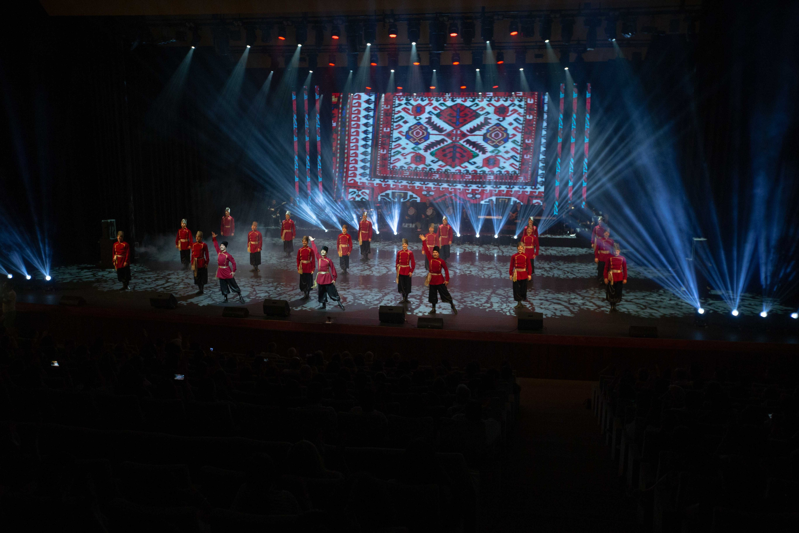 STATE DANCE ENSEMBLE. Wedding&Event photographer Ismail Rzayev in Baku