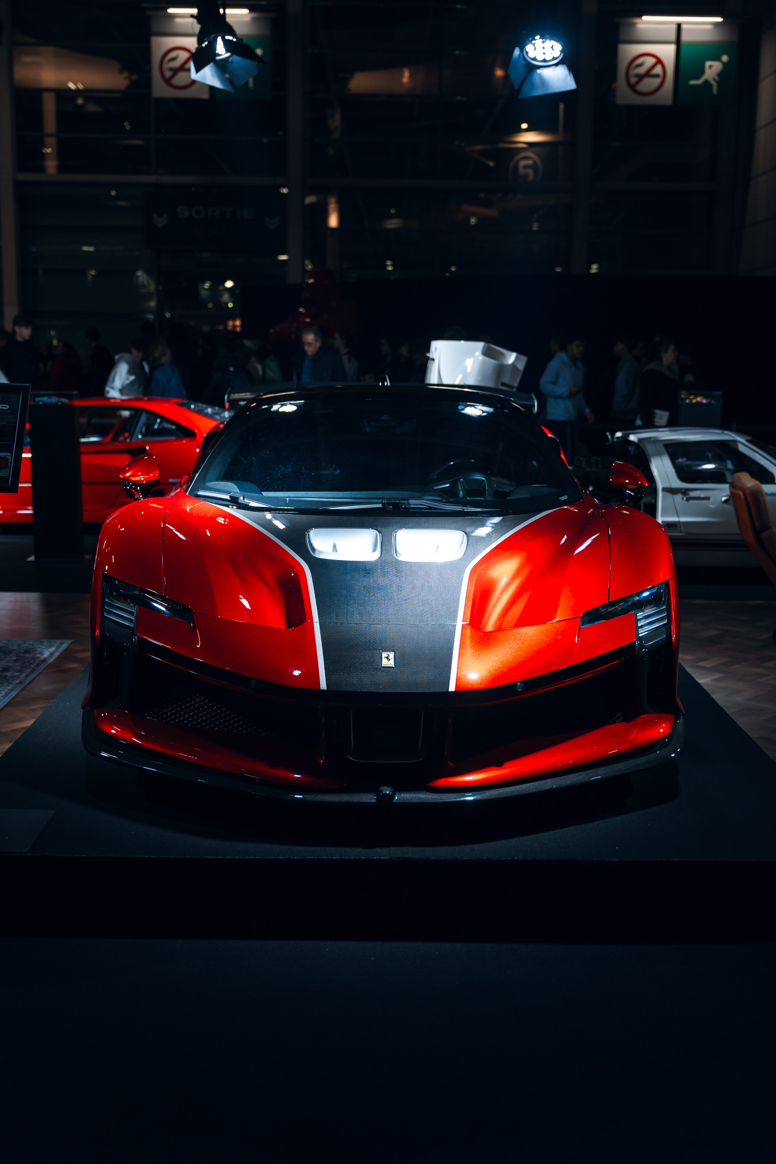 Retromobile 2026. Photographe de voitures à Paris — Vitalii Motruk