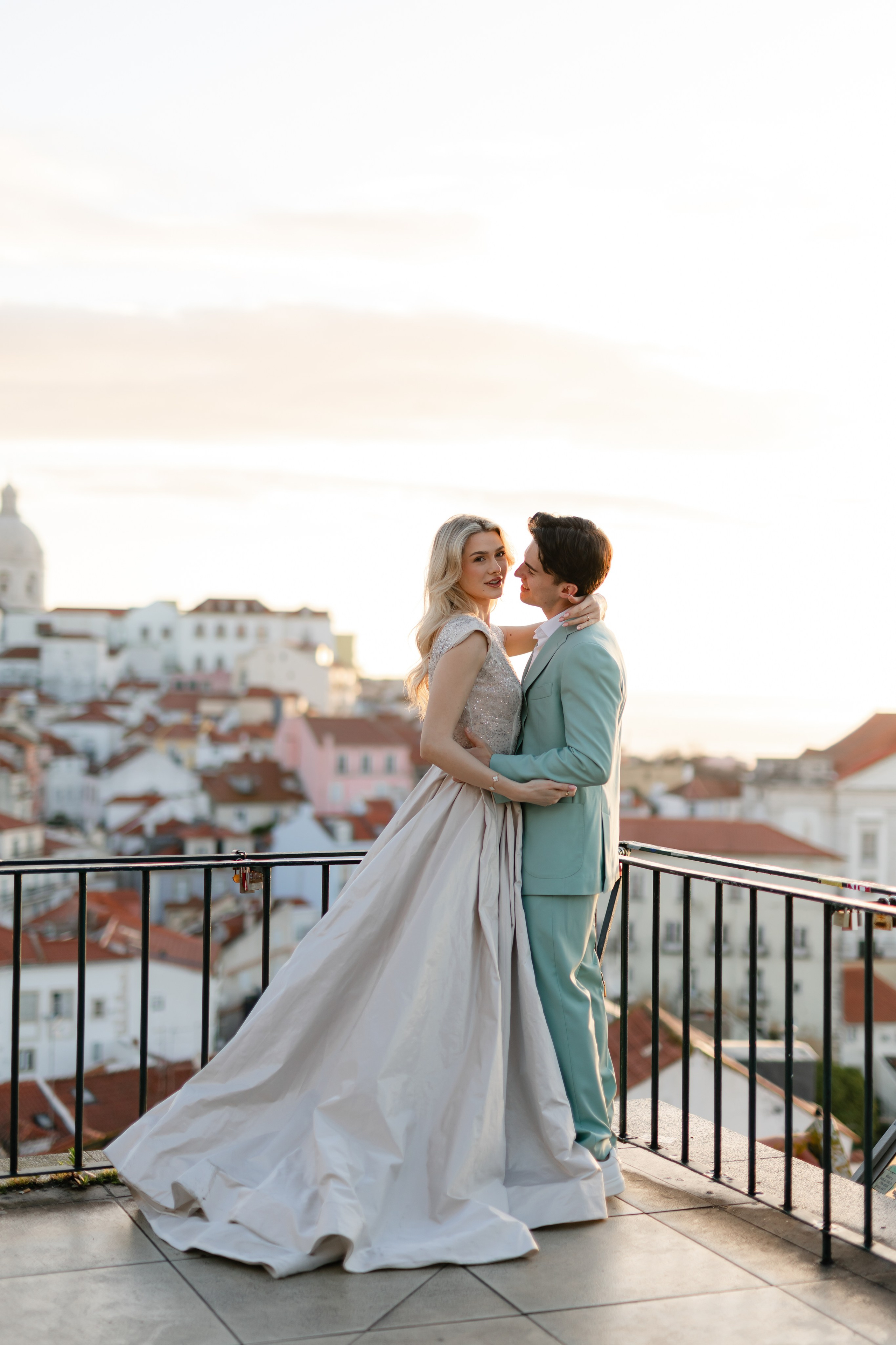 Vivien & Razvan. Main