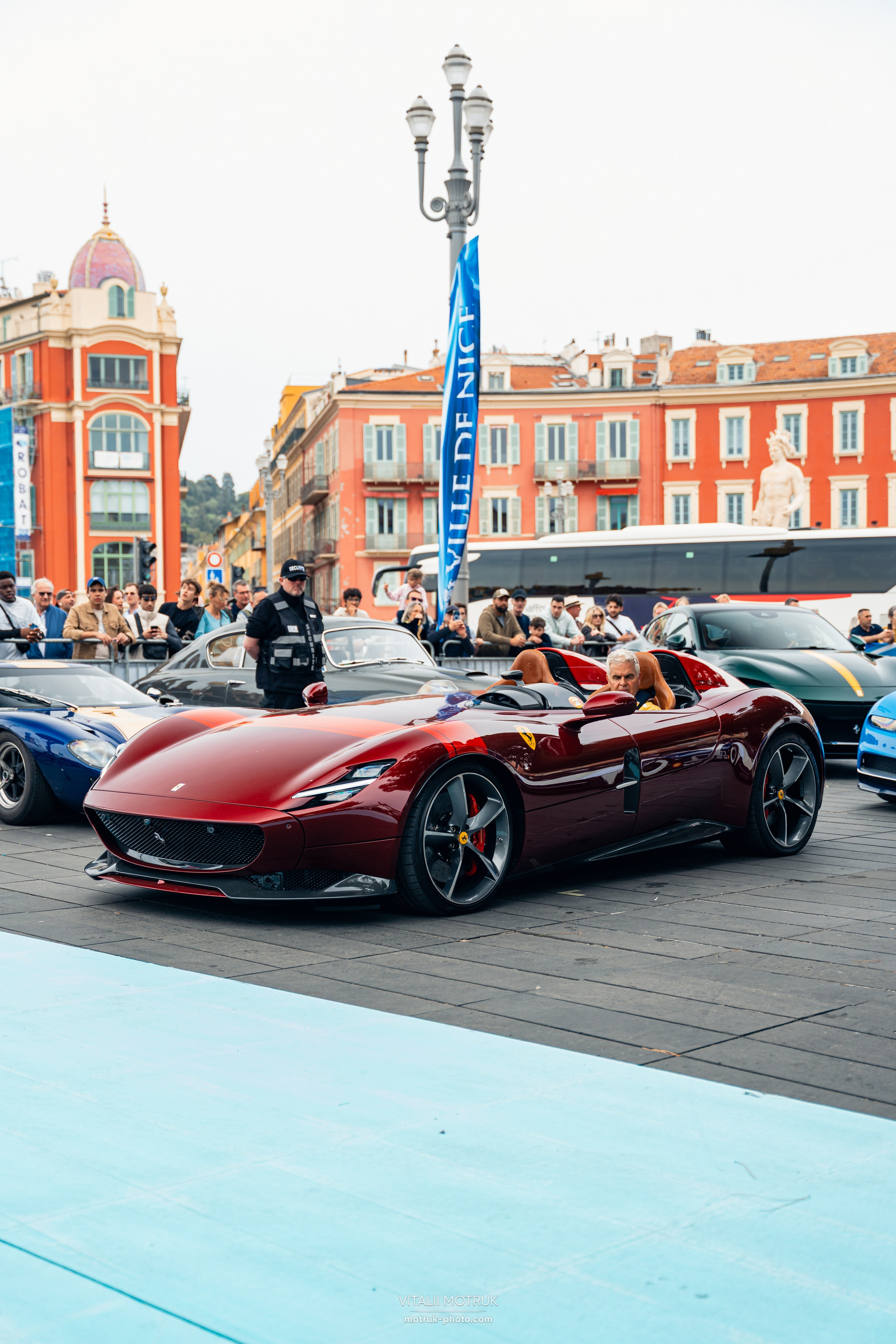 Legends de Nice. Photographe de voitures à Paris — Vitalii Motruk