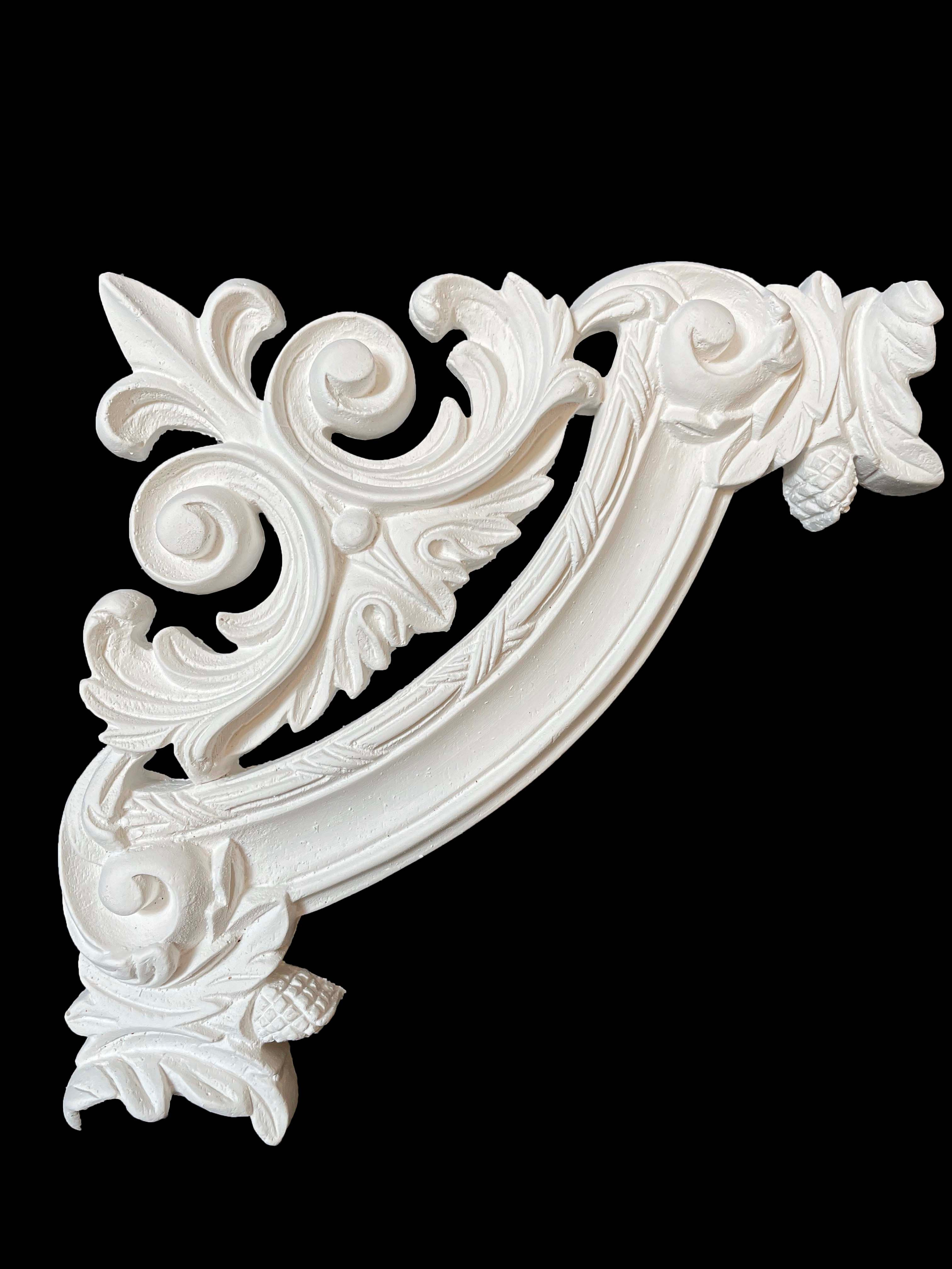 Corners. Plaster molding