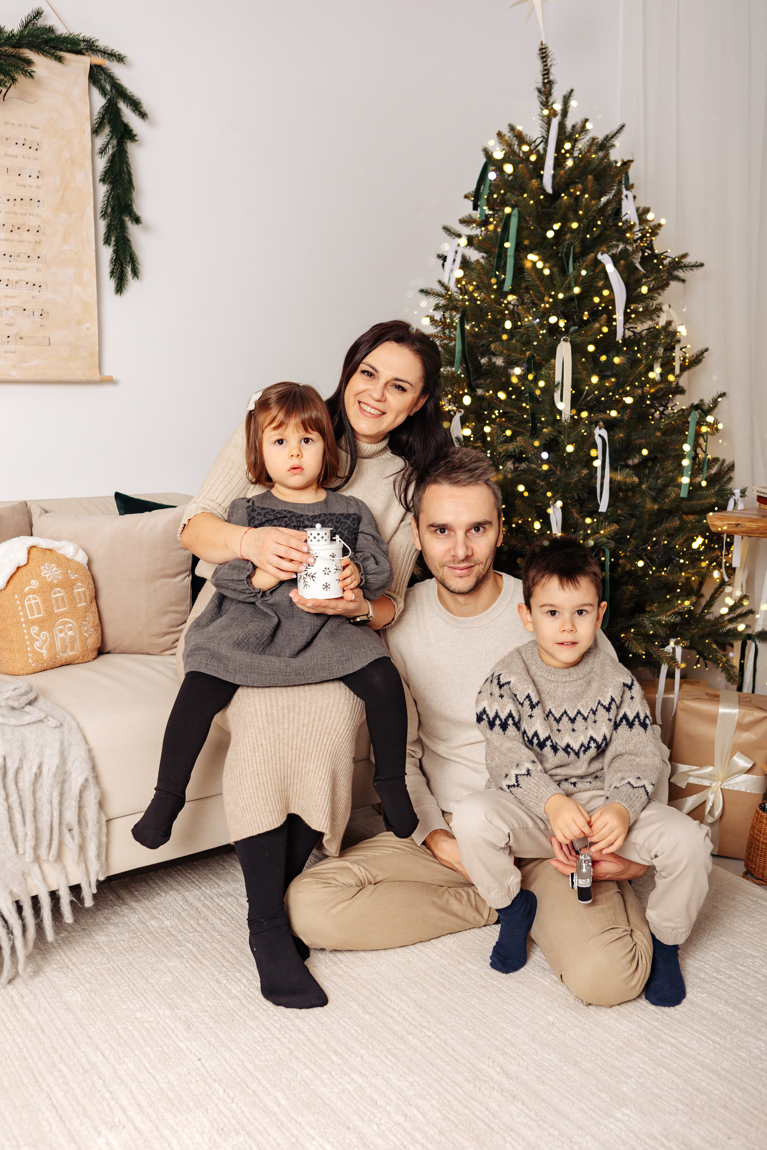 Familia Codreanu. Cristina Andronache fotograf Brașov fotograf de familie fotograf de nunta Brașov
