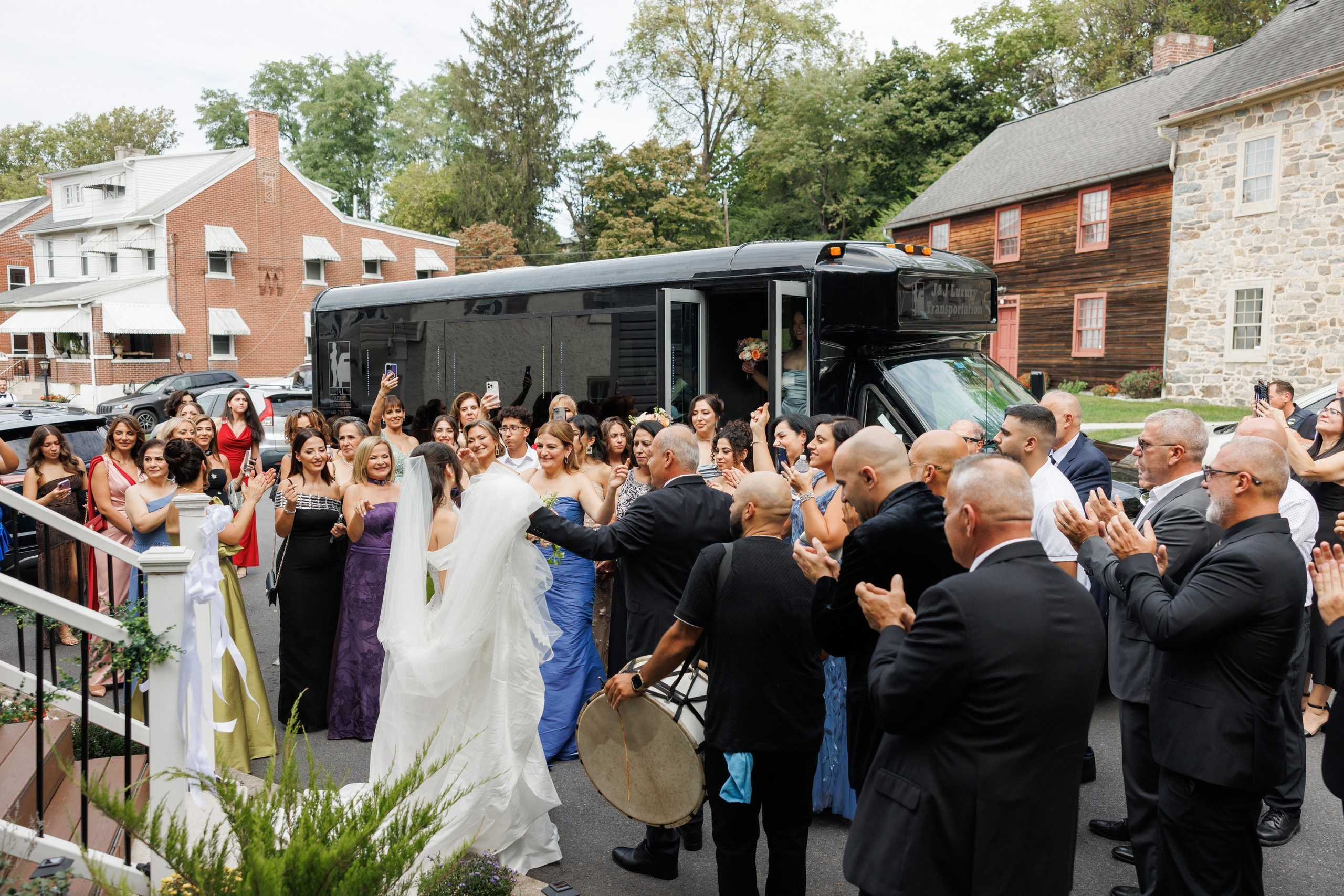 Jewel and Geovany. Wedding Photo & Video