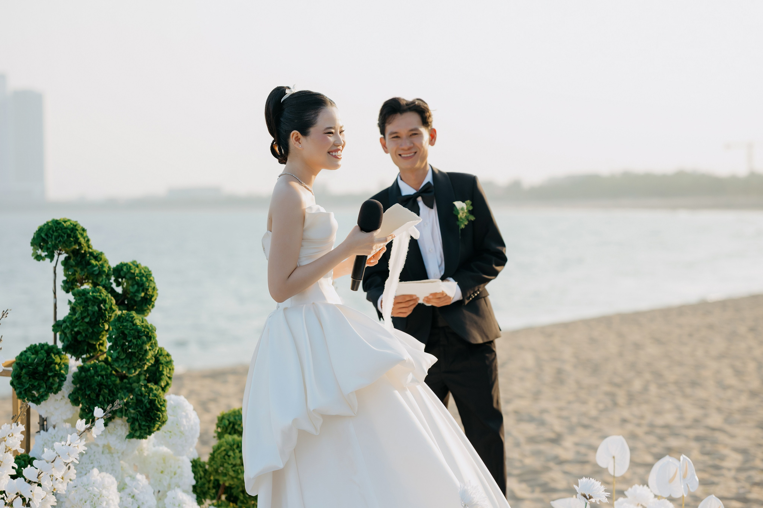 DIEU & THINH/Destination Wedding. Nhiếp ảnh gia đám cưới hàng đầu tại Thành Phố Hồ Chí Minh