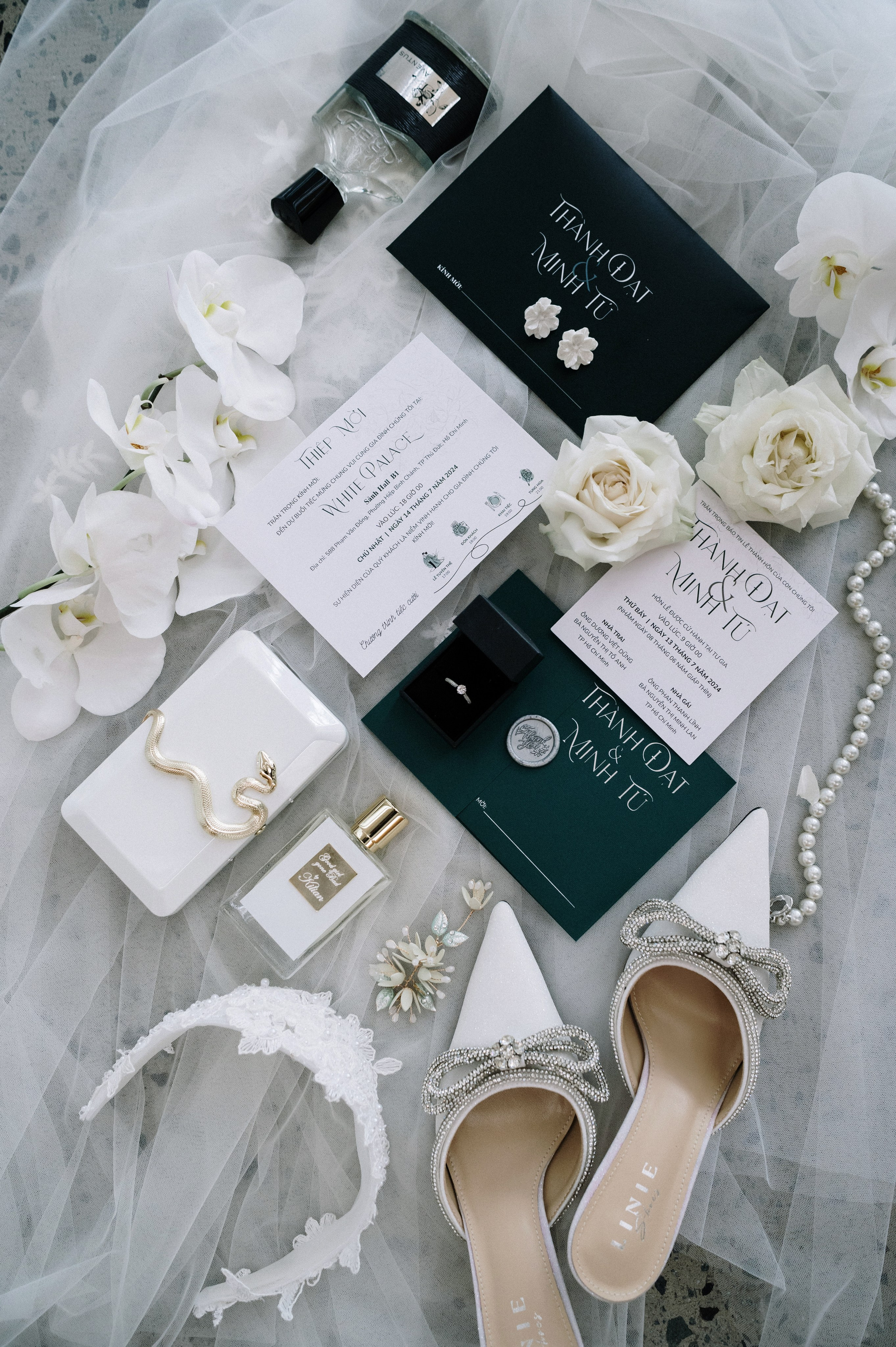 DAT & TU / Wedding Party. Saigon Wedding Present | Art Beyond Moments