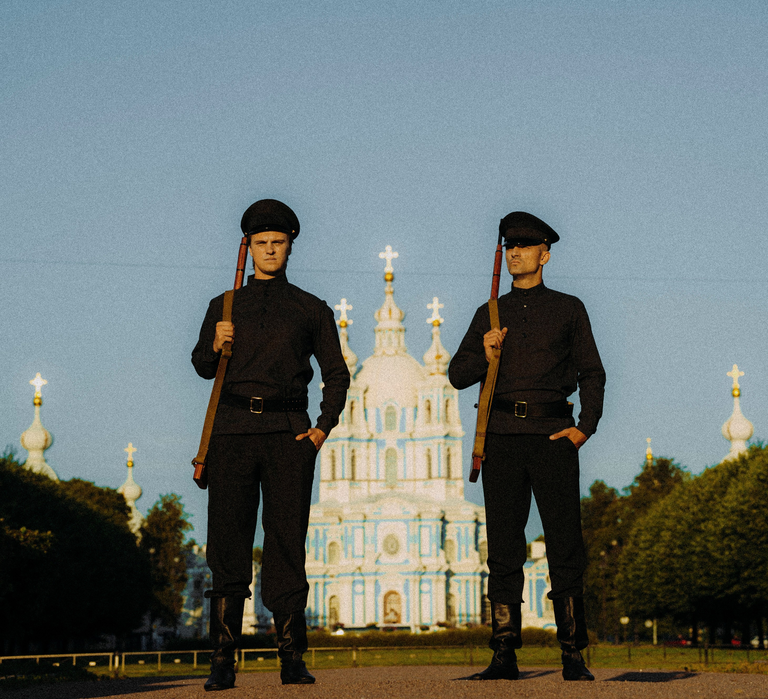 ХРУСТАЛЬНЫЙ МИР. Стрит-фотография, полная абсурда, идиотизма и красоты