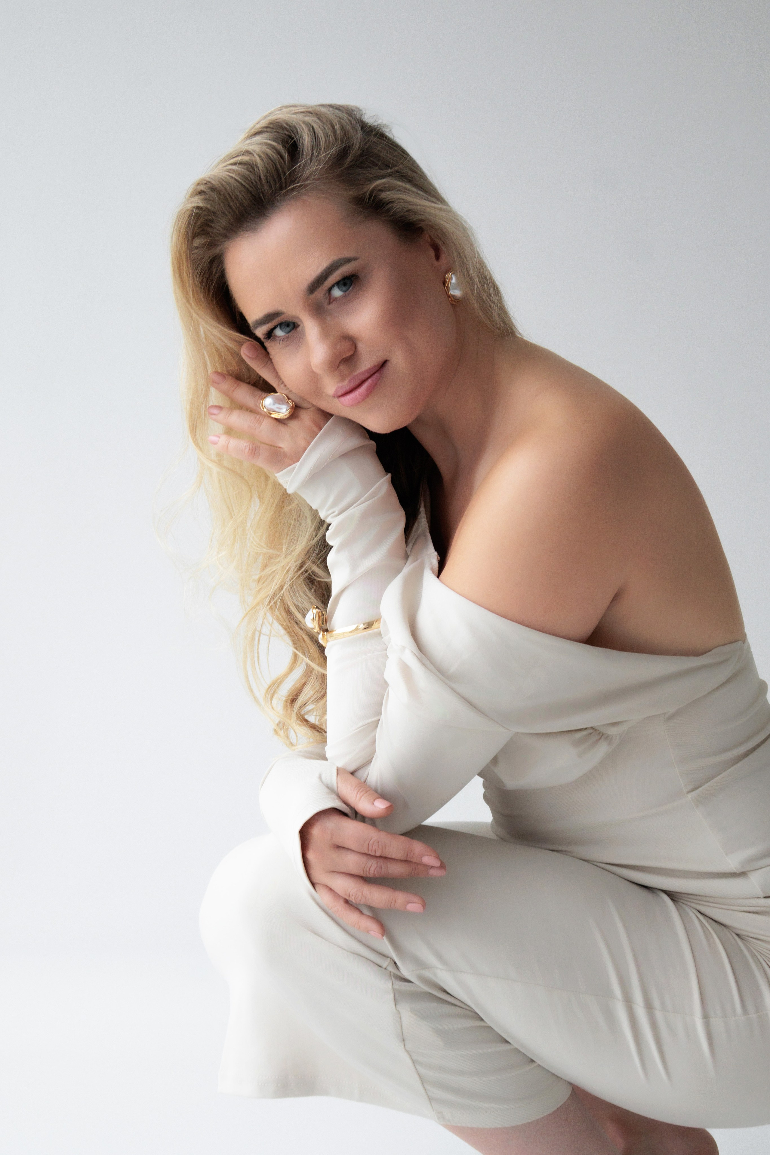 В студии | Портреты и стильные образы. Бренд & Женский фотограф в Таллинне / Фотограф Таллинн