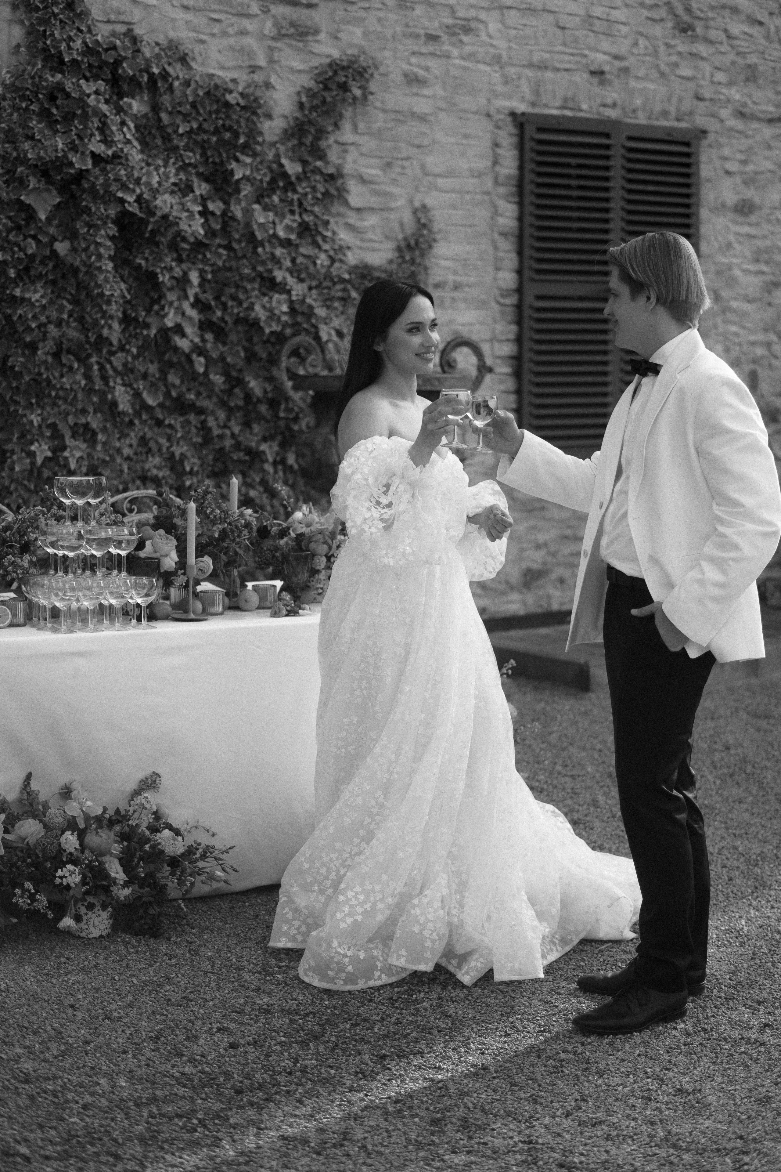 Whispers of Love: Thomas & Violeta's Wedding. Raw Studio: Capturing Elegant weddings accross Europe
