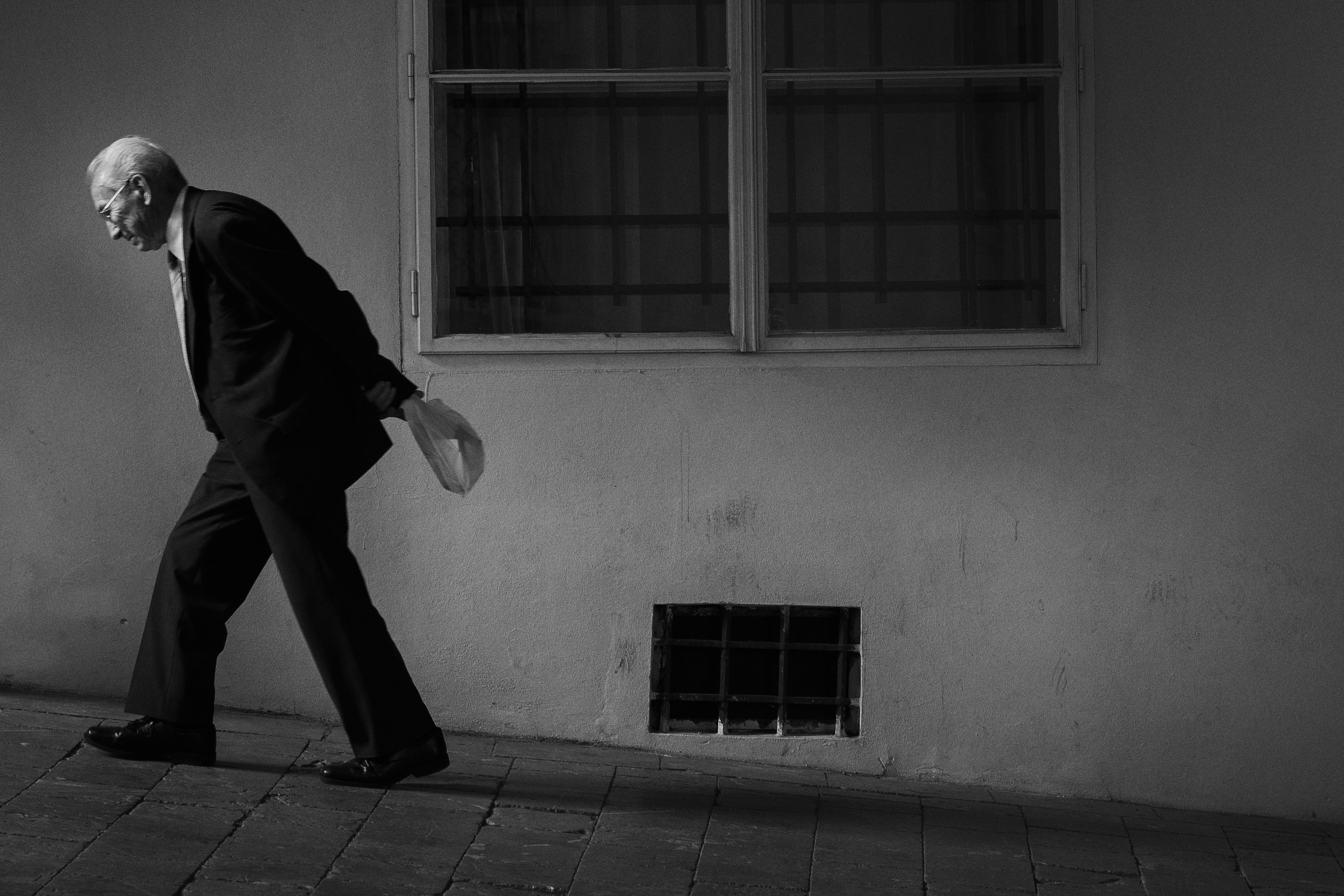 Dan Gutu photographer from moldova, Chișinău. Fotograf Moldova Chișinău. Portrait, street, documentary