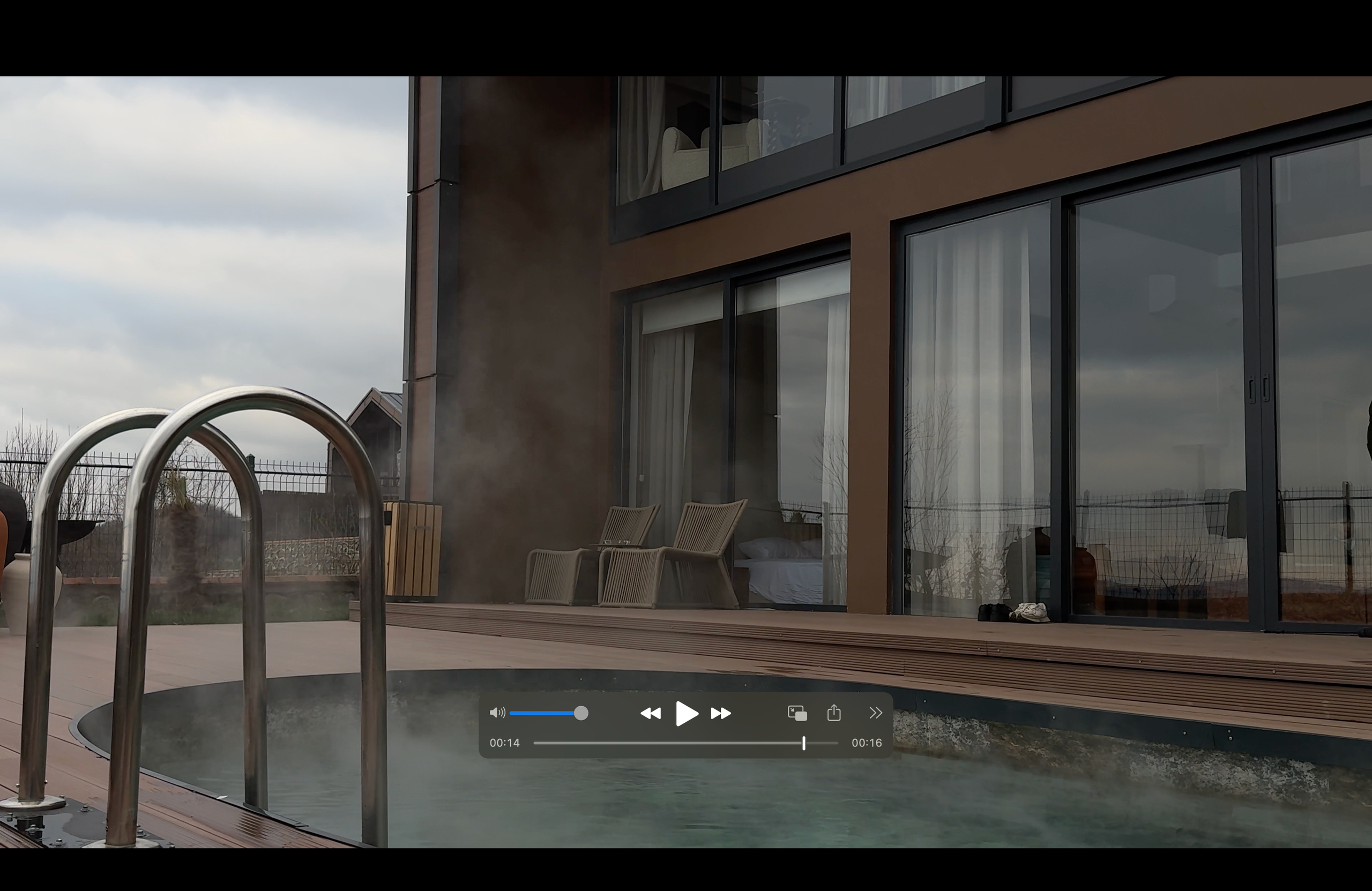 İnfo@saritrav.com. Professional photographer and videographer specializing in filming hot