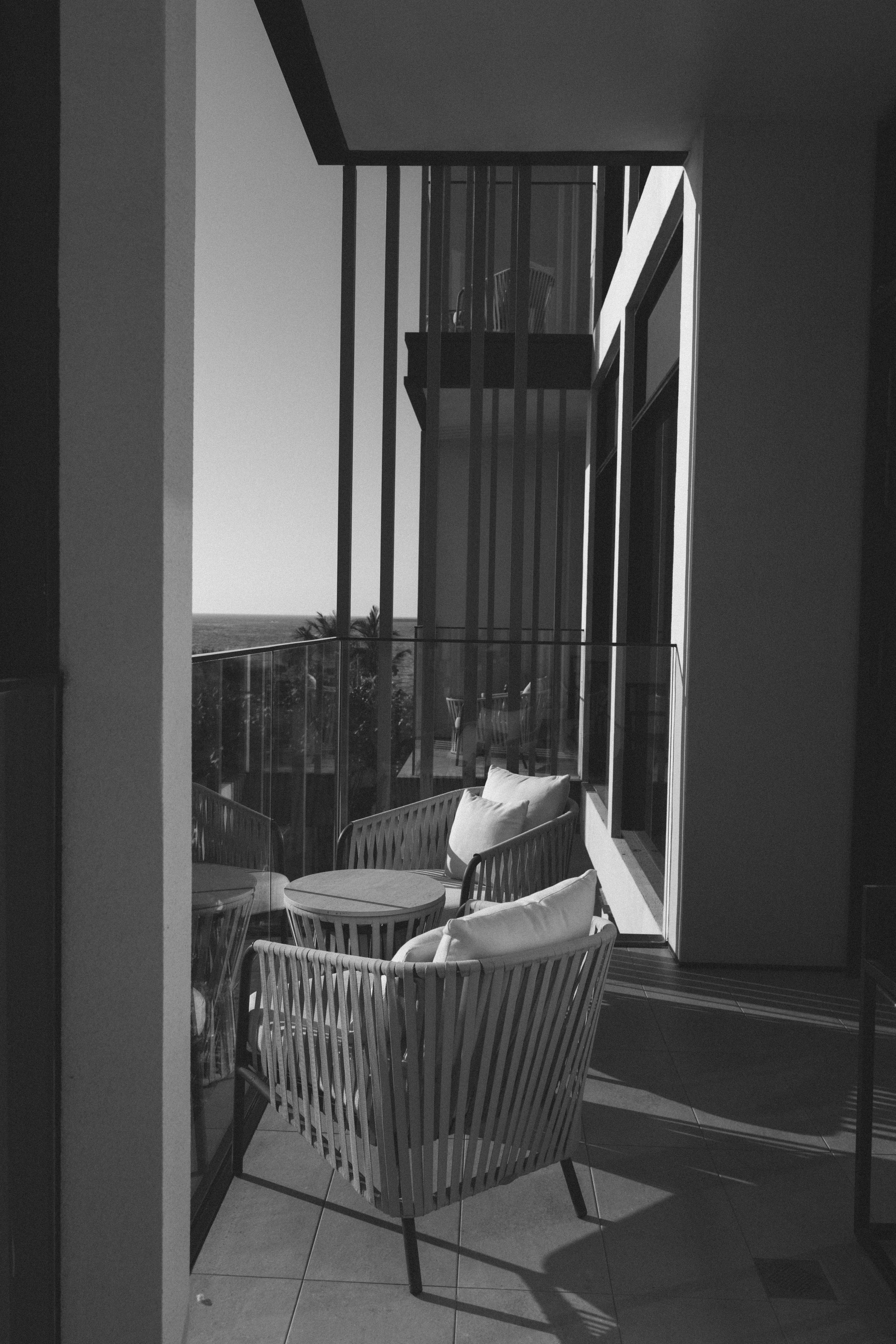 Delano Dubai. Professional photographer and videographer specializing in filming hot