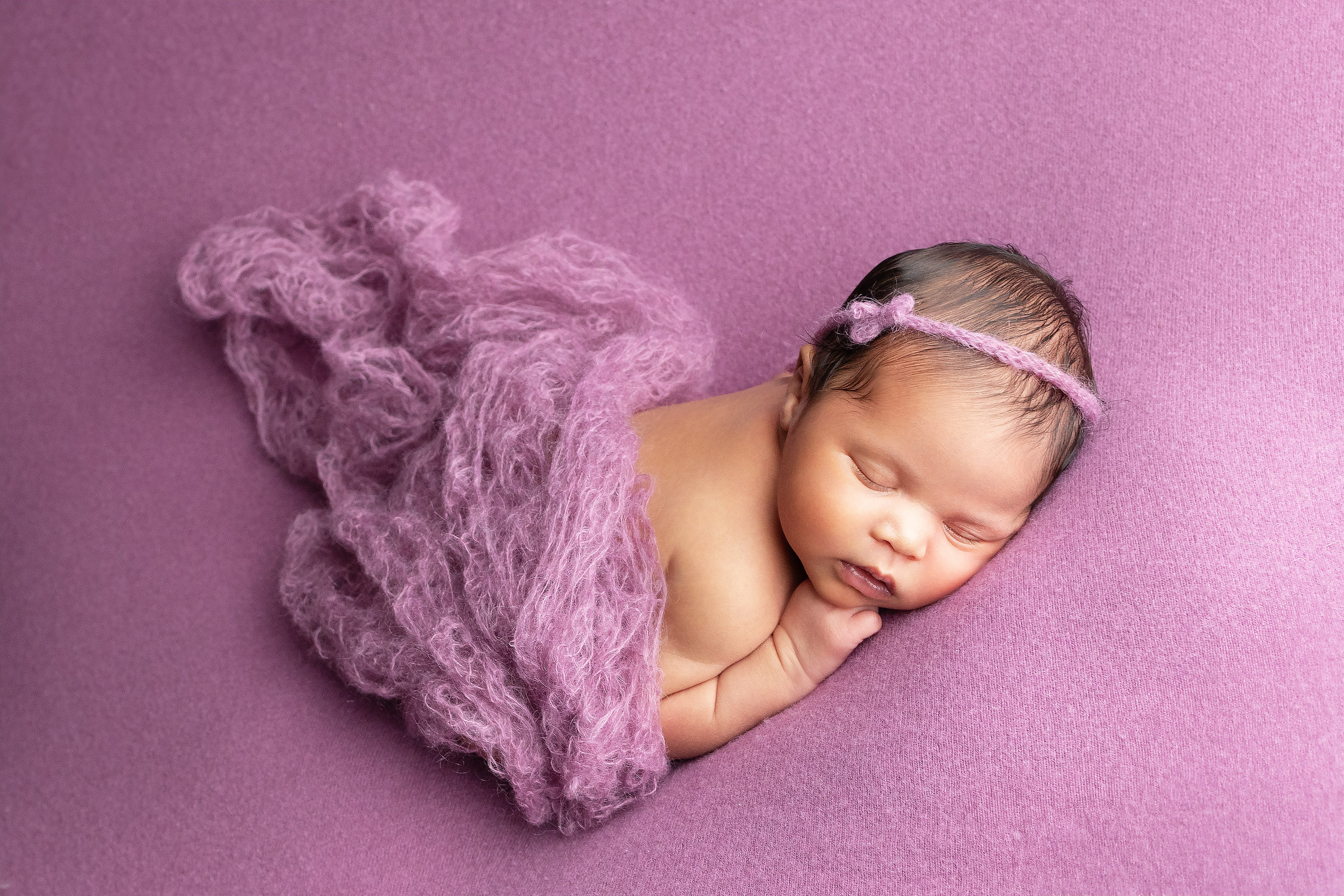 Newborn Classic. Mary Newborn Photo