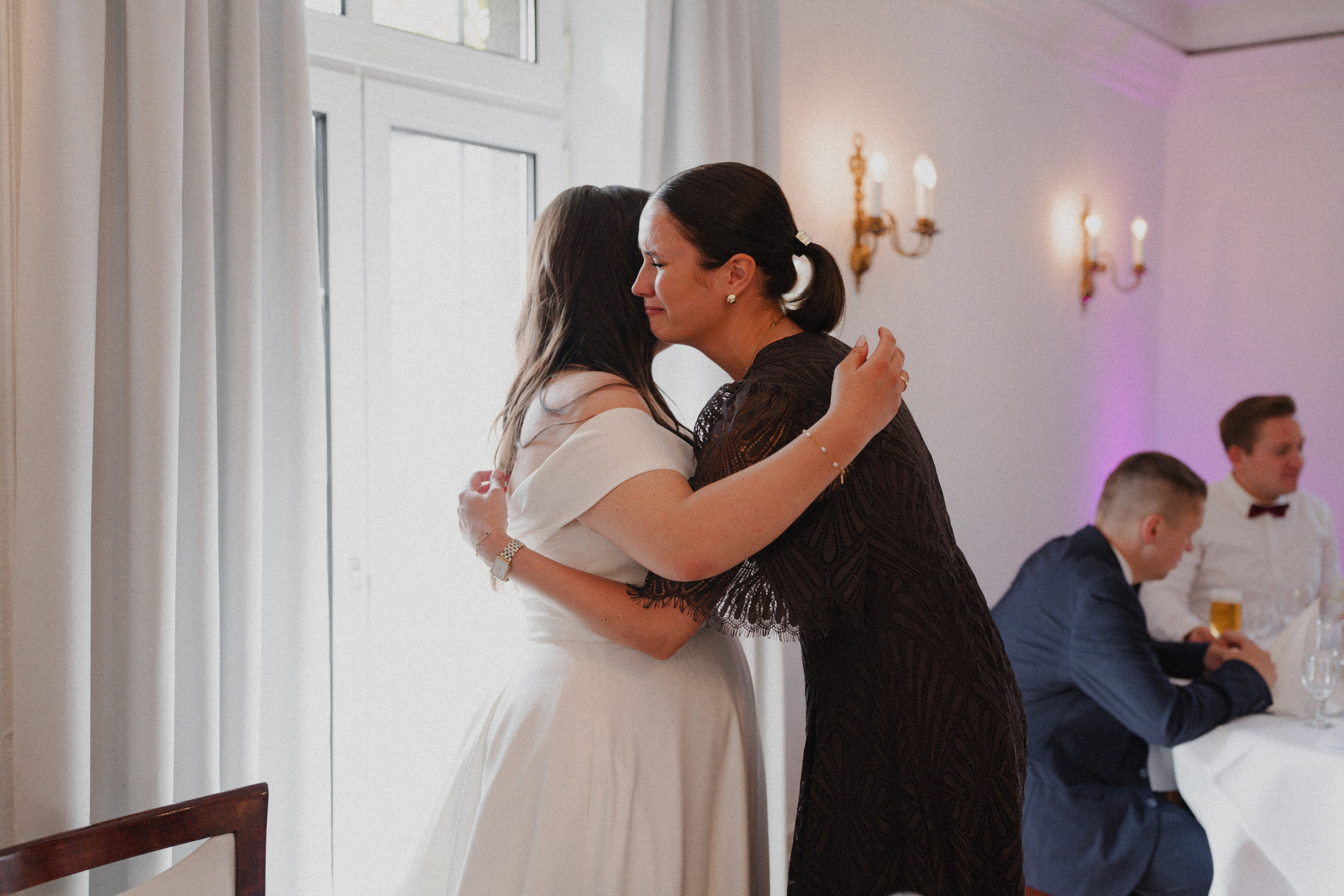 Jessica & Felix I Gesellschaft Harmonie Bochum. Hochzeitsfotografin Bochum | Halyna Reiche Fotografie NRW