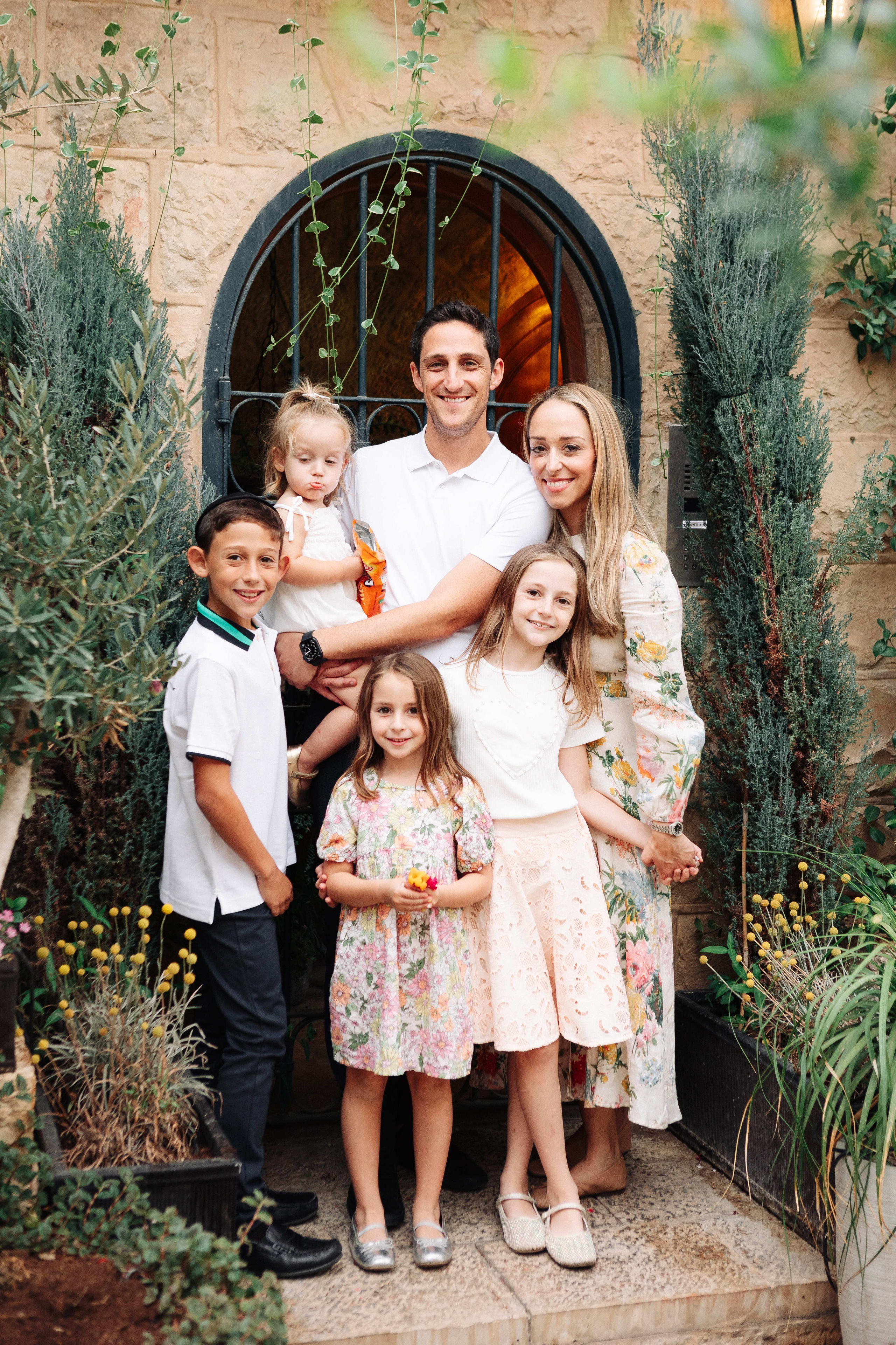 BIG FAMILY IN YAMIN MOSHE. Https://shi-photo.com/