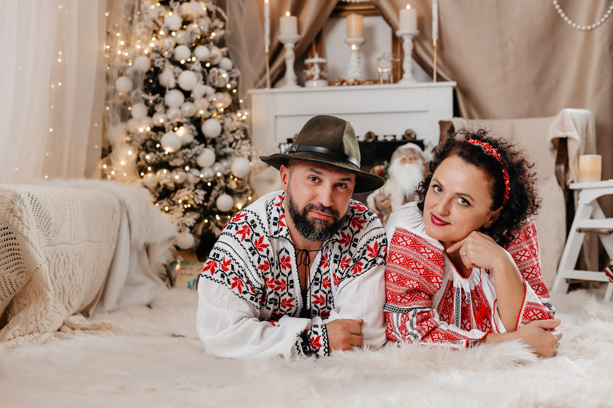 Ședințe Foto Crăciun 2025 Piatra Neamț | Fotografii de Sărbători | FotoACTIV. Fotograf Profesionist Piatra Neamț, Roman, Târgu Neamț, Bicaz, Neamț | Studio, Nuntă, Botez, Eveniment | FotoACTIV