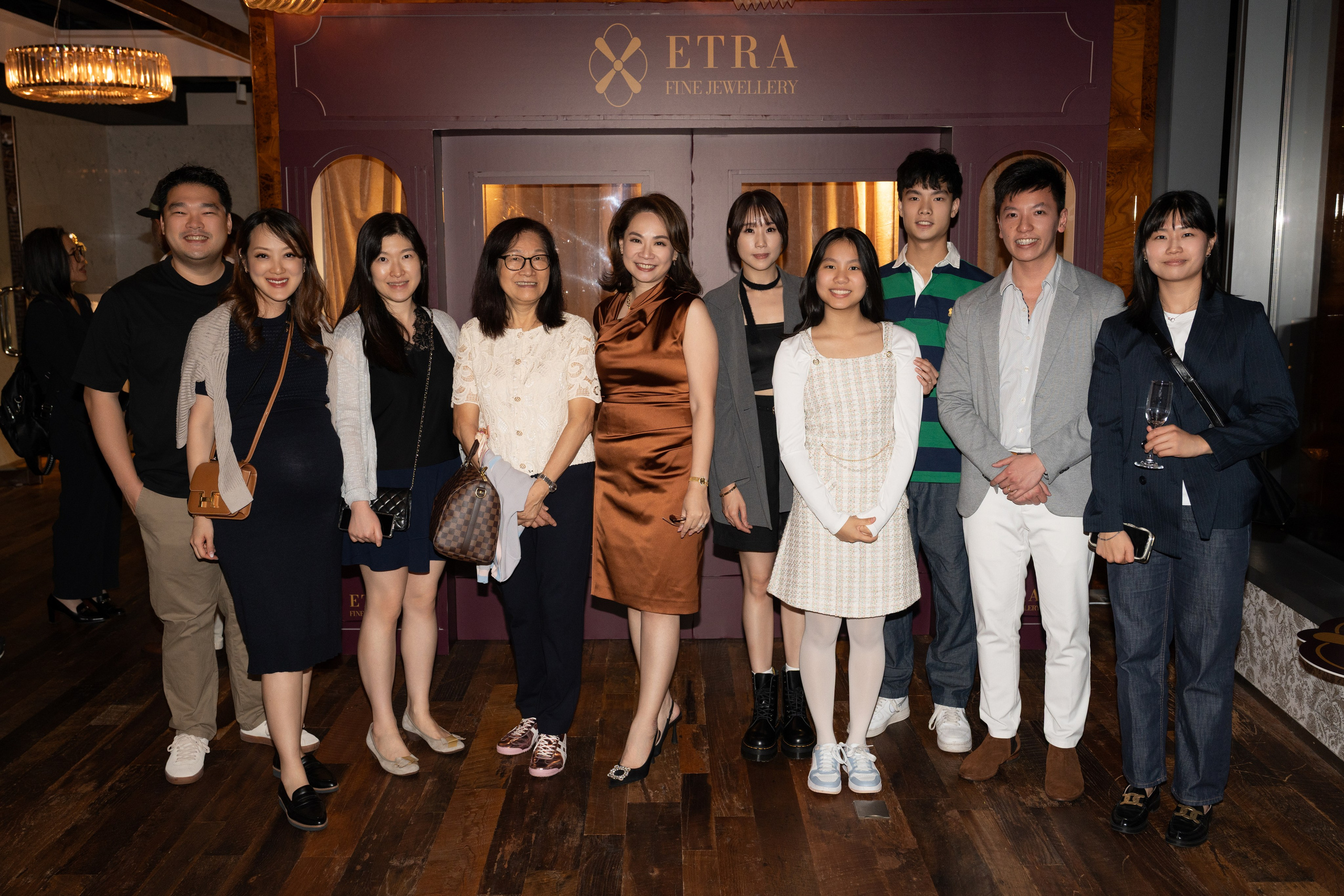 ETRA JEWELLERY. ФОТОГРАФ В ГОНКОНГЕ (СВАДЬБЫ, FASHION, СЕМЕЙНЫЕ, МЕРОПРИЯТИЯ, ФОТОПРОГУЛКИ)