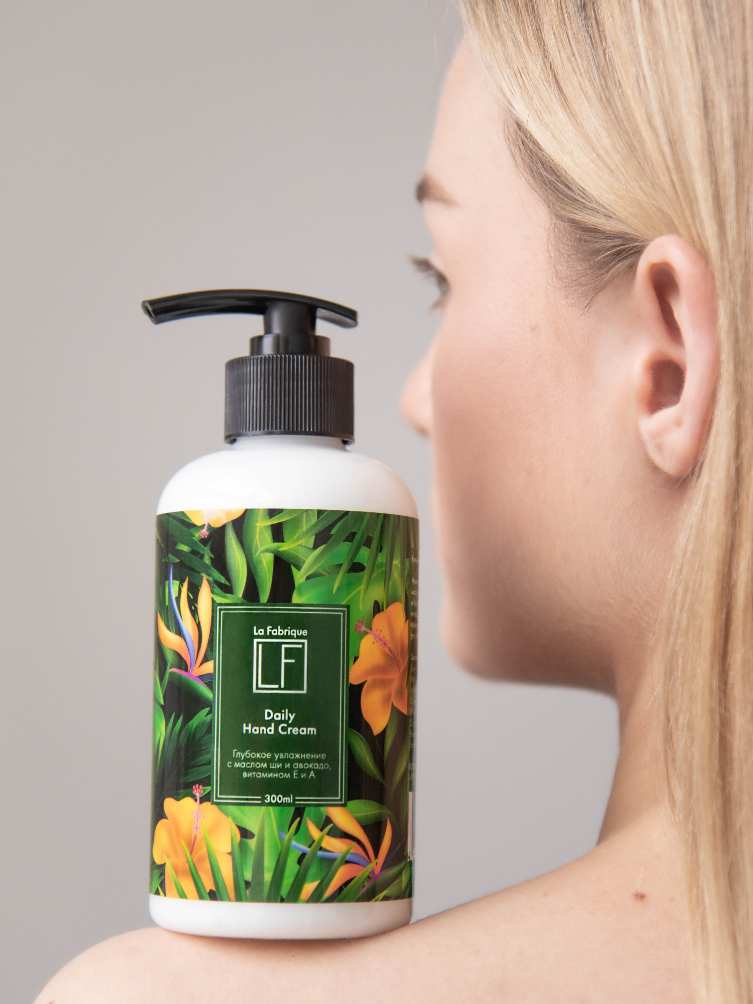 003. Palagina Ksusha, photographer in NY