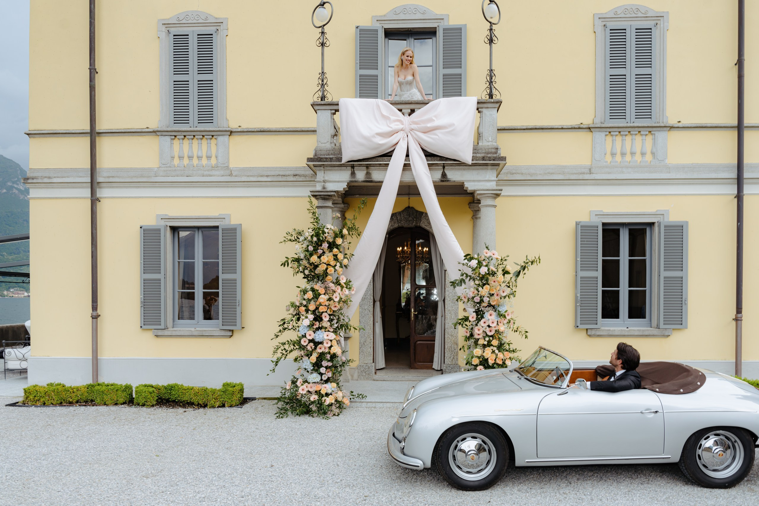 Intimate wedding couple photo with cabriolet at Villa Aura Como
