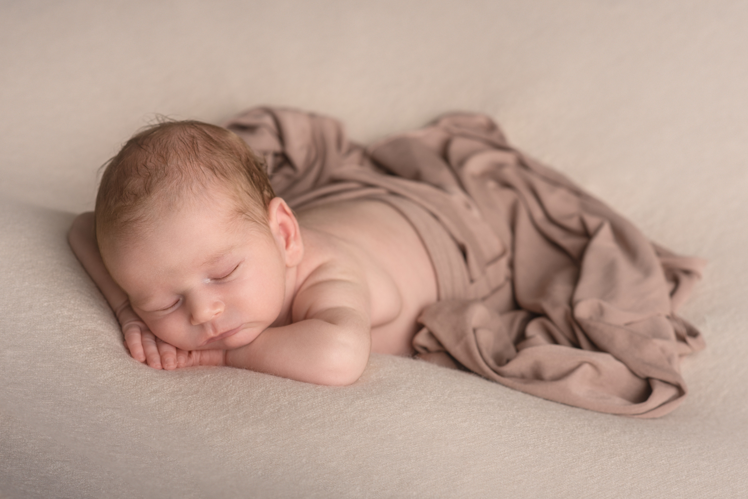 Нежная newborn фотосессия. Семейный и детский фотограф в Ташкенте Луиза